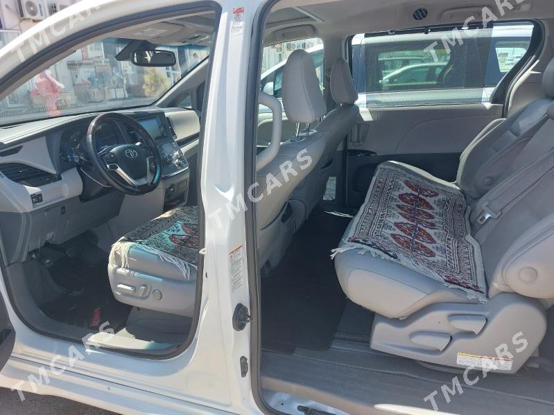 Toyota Sienna 2019 - 420 000 TMT - Теджен - img 1