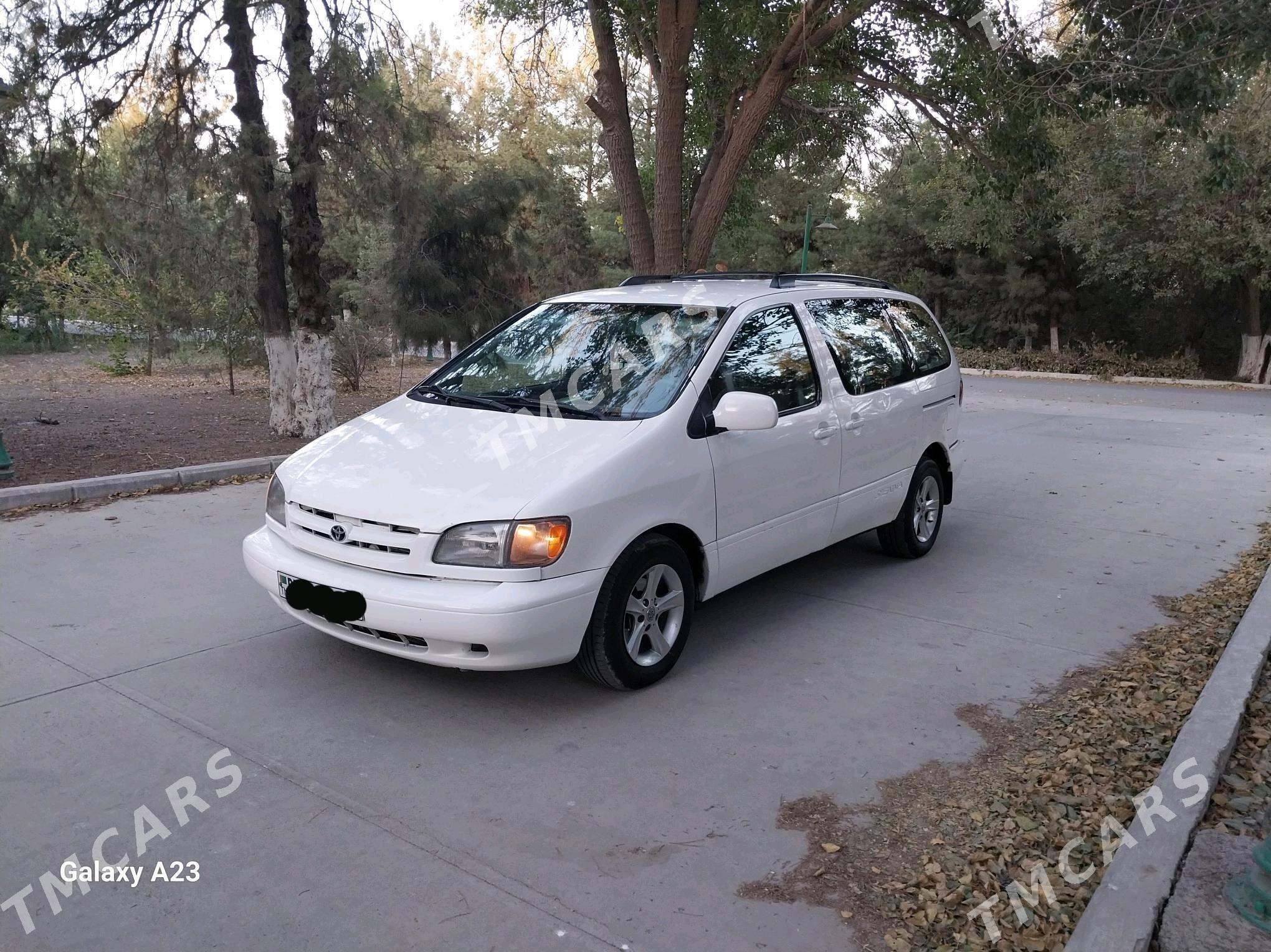 Toyota Sienna 2000 - 135 000 TMT - Гёкдепе - img 3