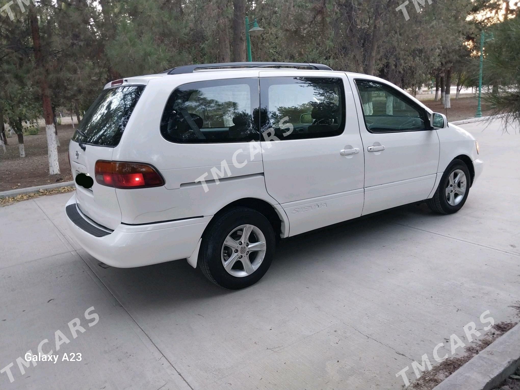Toyota Sienna 2000 - 135 000 TMT - Гёкдепе - img 4