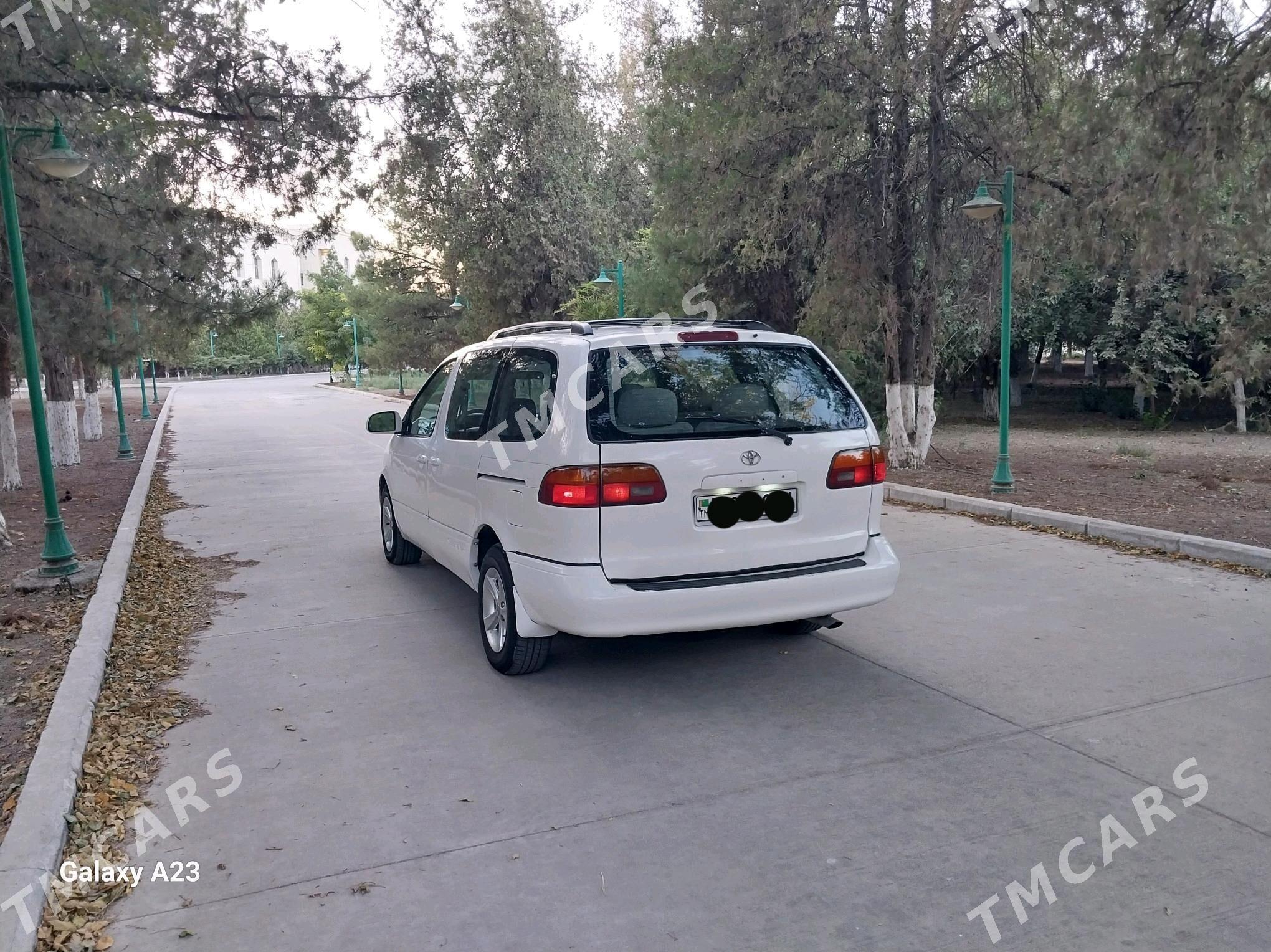 Toyota Sienna 2000 - 135 000 TMT - Гёкдепе - img 6