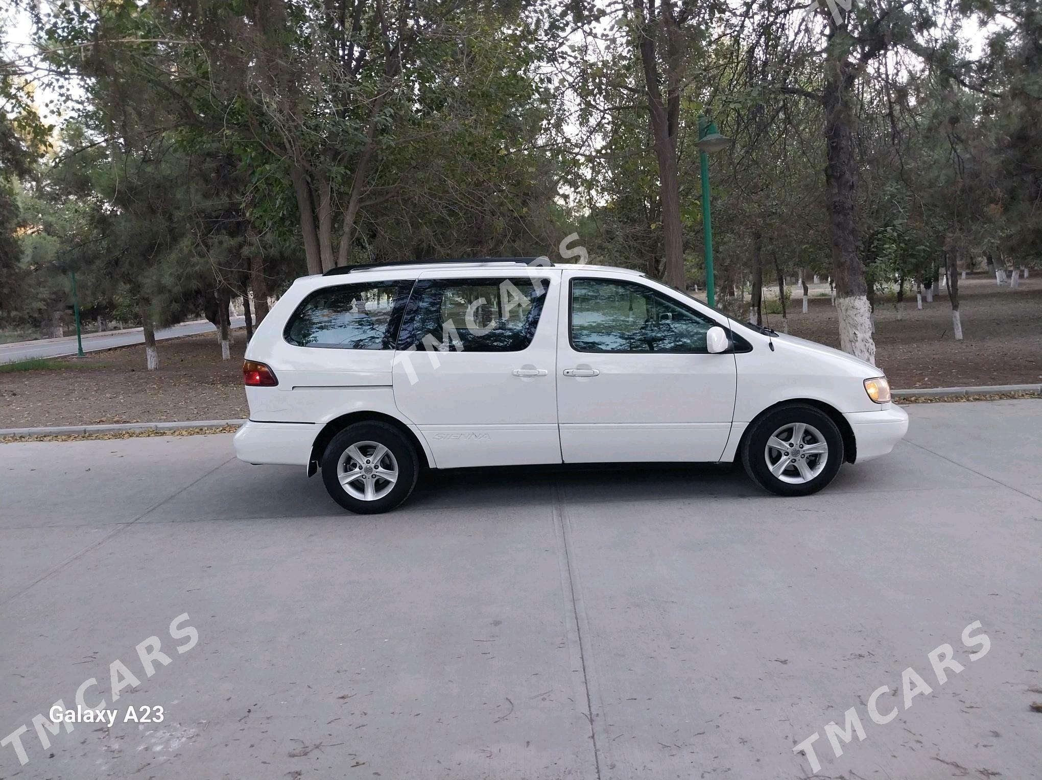 Toyota Sienna 2000 - 135 000 TMT - Гёкдепе - img 5