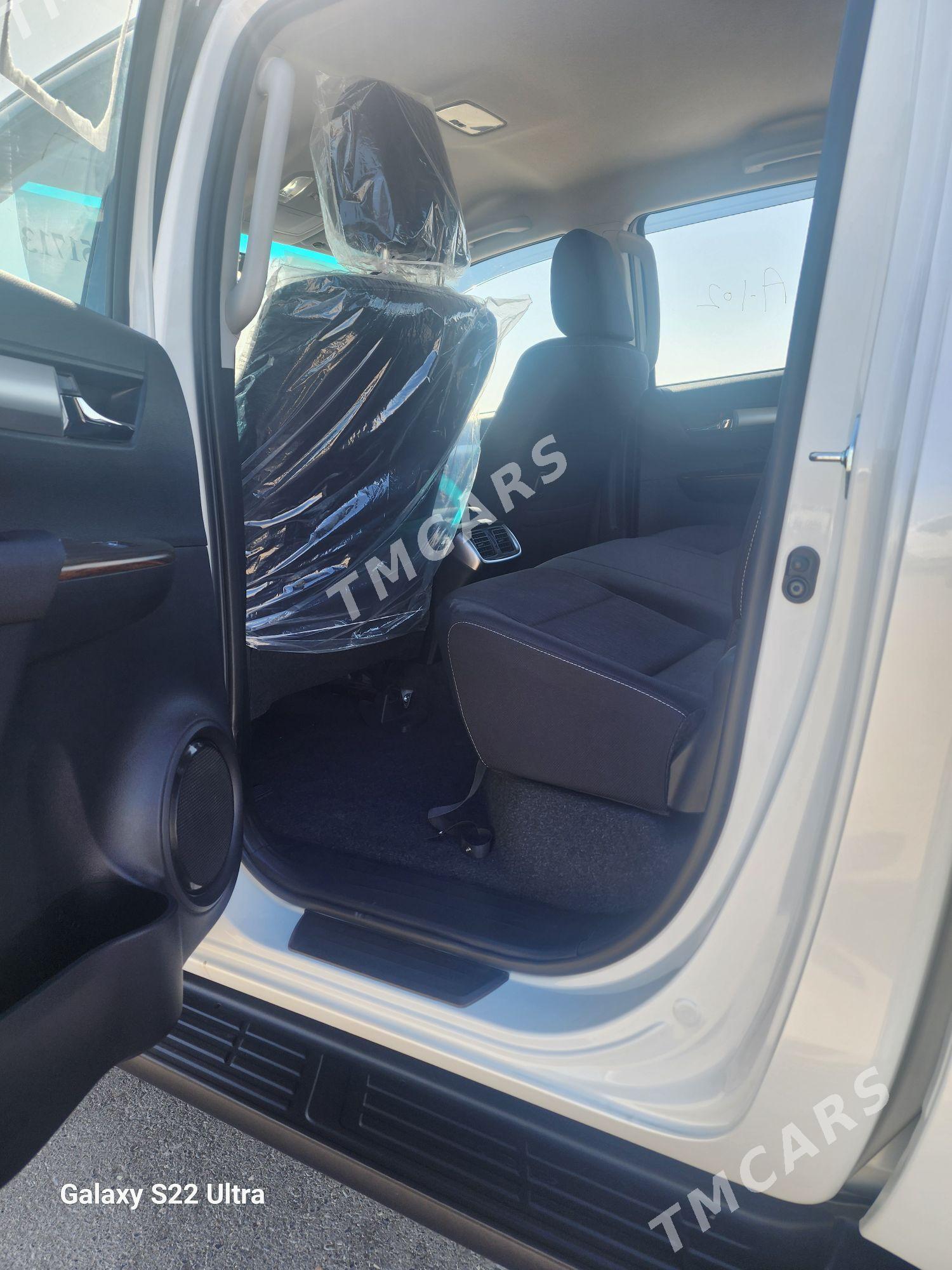 Toyota Hilux 2025 - 686 000 TMT - Aşgabat - img 10
