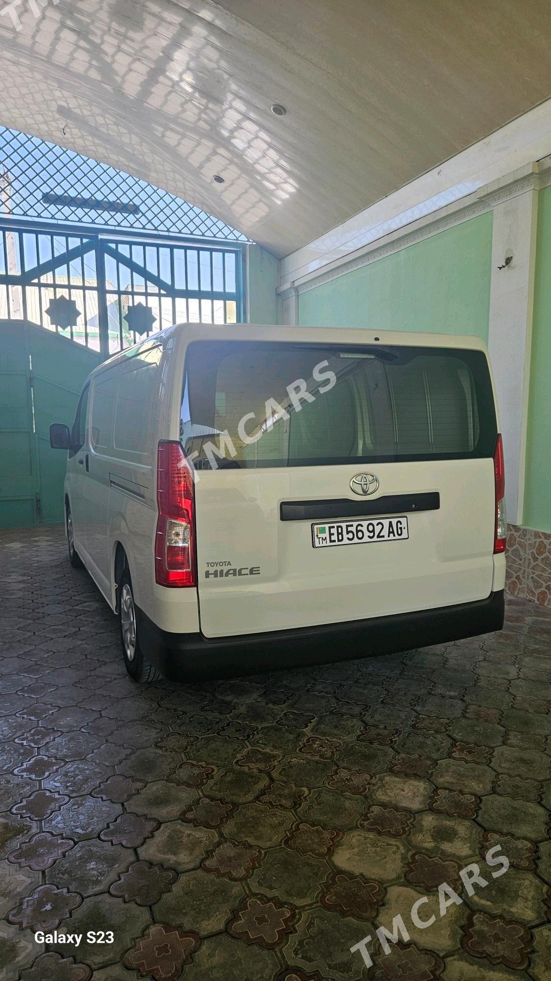 Toyota Hiace 2021 - 550 000 TMT - Garadamak - img 3