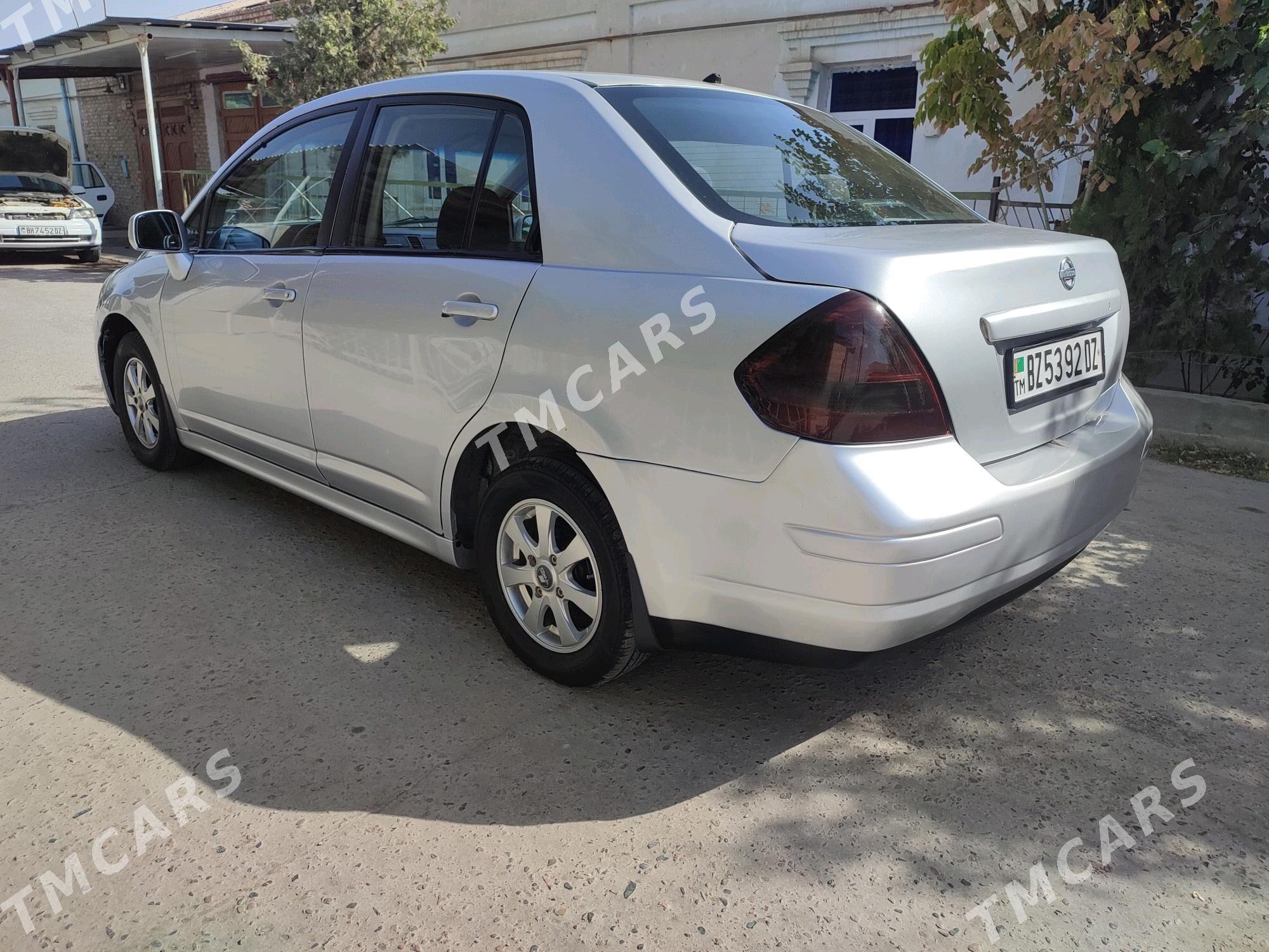 Nissan Versa 2010 - 110 000 TMT - Дашогуз - img 4