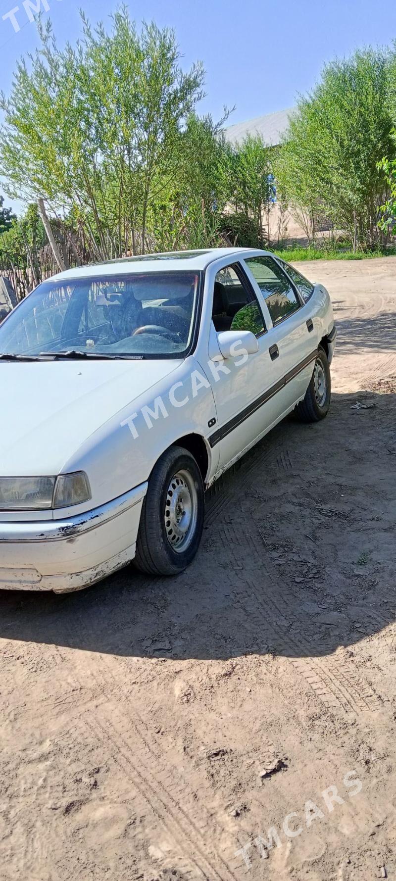 Opel Vectra 1992 - 18 000 TMT - Халач - img 3