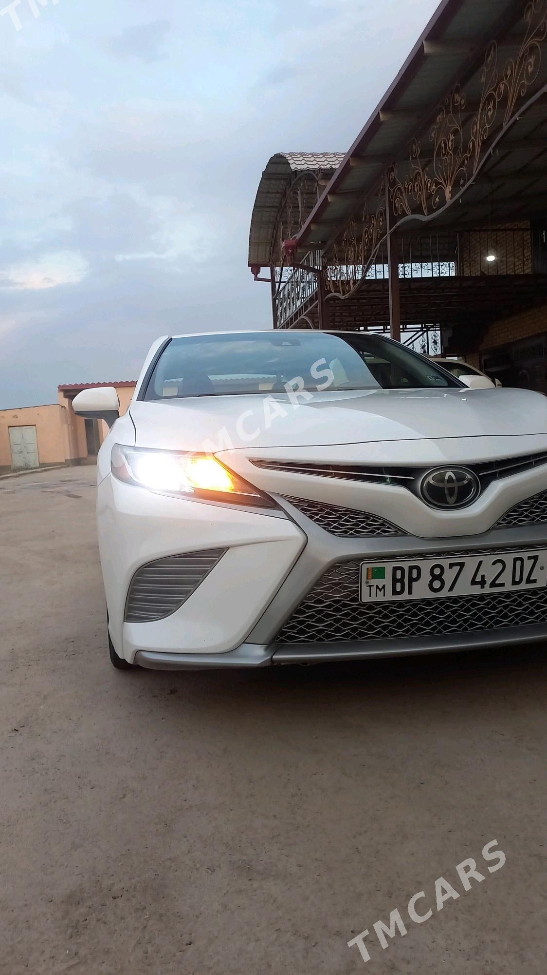 Toyota Camry 2018 - 300 000 TMT - Гурбансолтан Едже - img 4