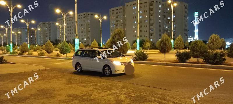 Toyota Sienna 2011 - 290 000 TMT - Aşgabat - img 6