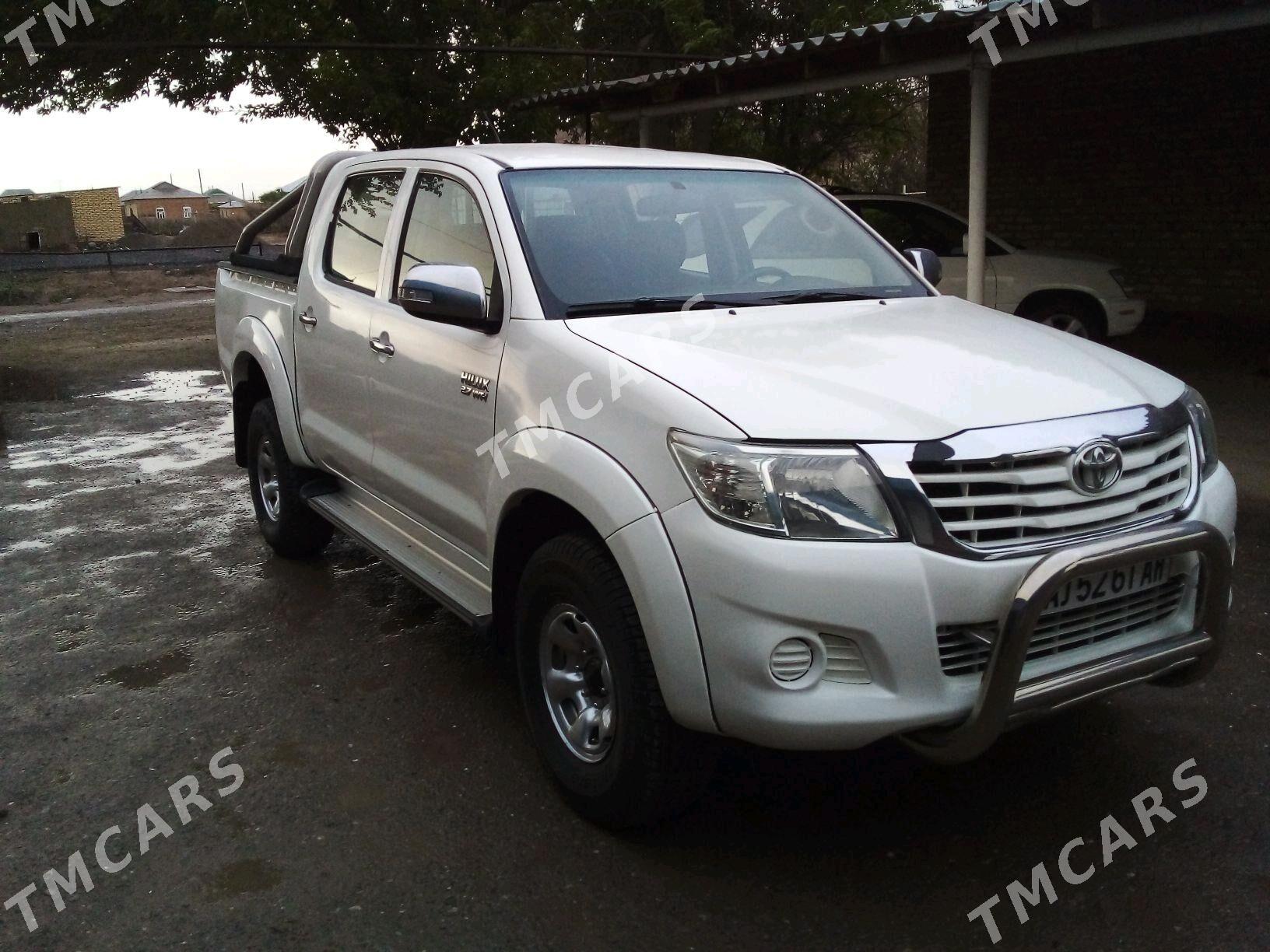 Toyota Hilux 2014 - 300 000 TMT - Бабадайхан - img 7