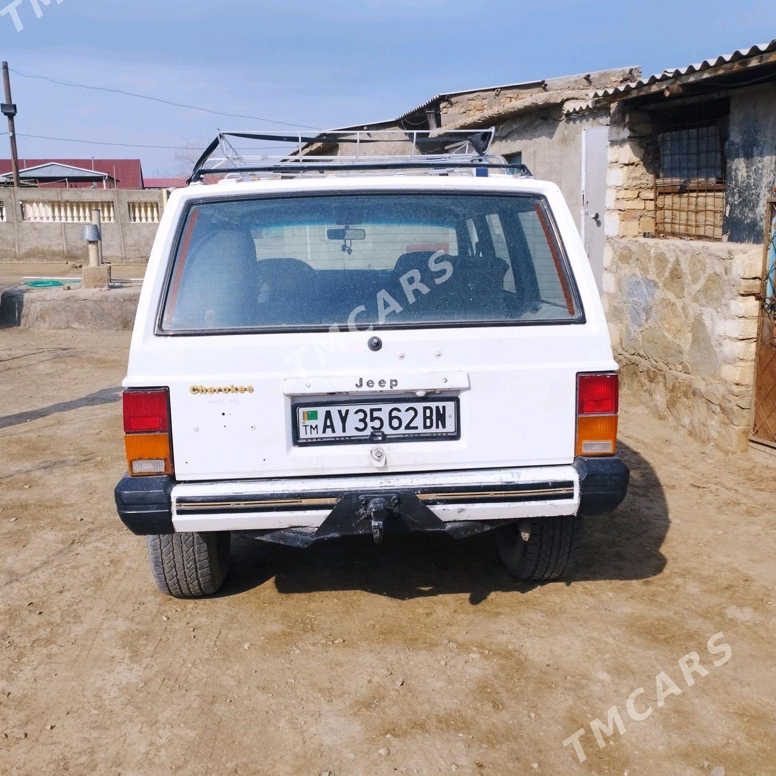Jeep Cherokee 1994 - 18 000 TMT - Берекет - img 3