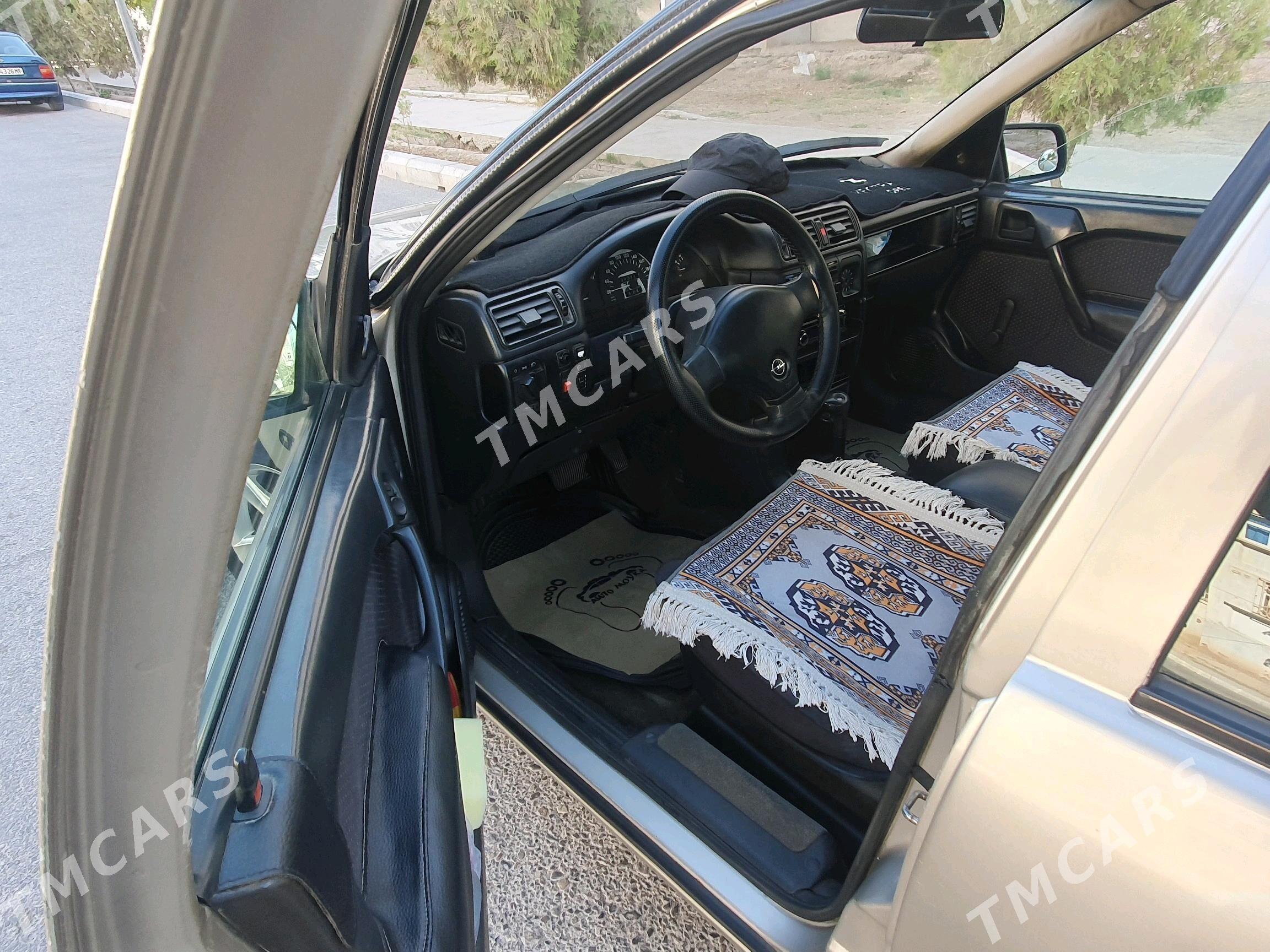 Opel Vectra 1990 - 55 000 TMT - Mary - img 6