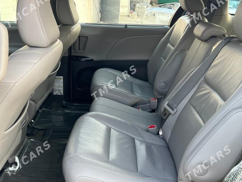 Toyota Sienna 2018 - 435 000 TMT - Туркменбаши - img 5