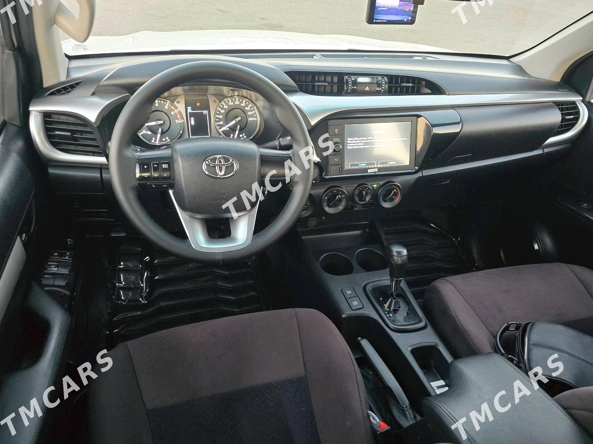 Toyota Hilux 2021 - 560 000 TMT - Aşgabat - img 2