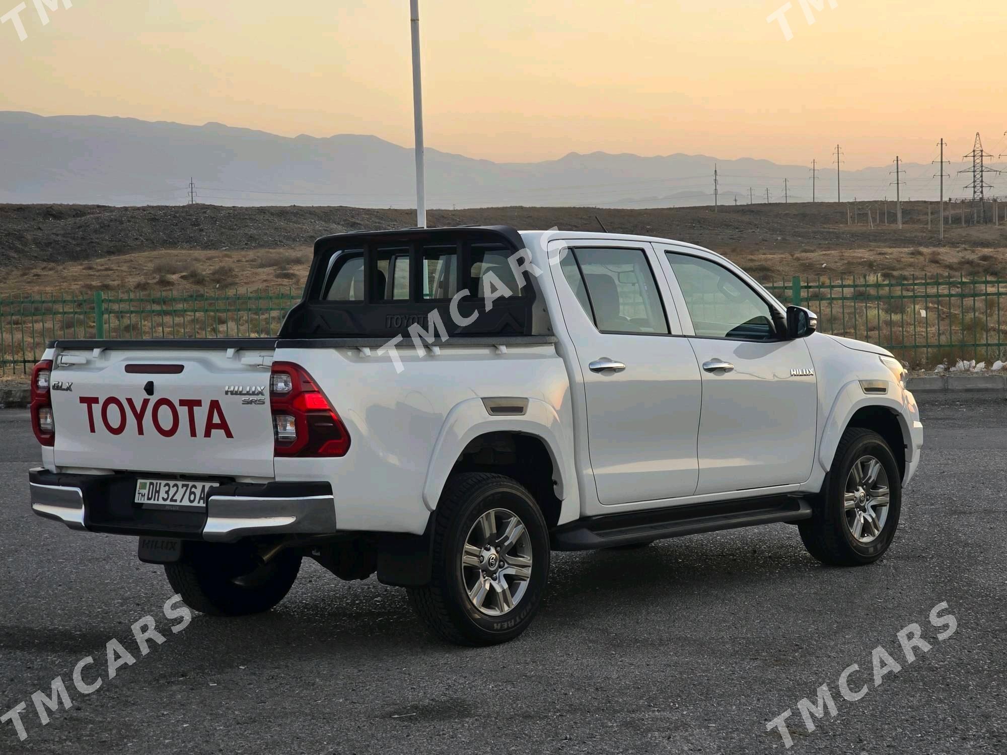 Toyota Hilux 2021 - 560 000 TMT - Aşgabat - img 6