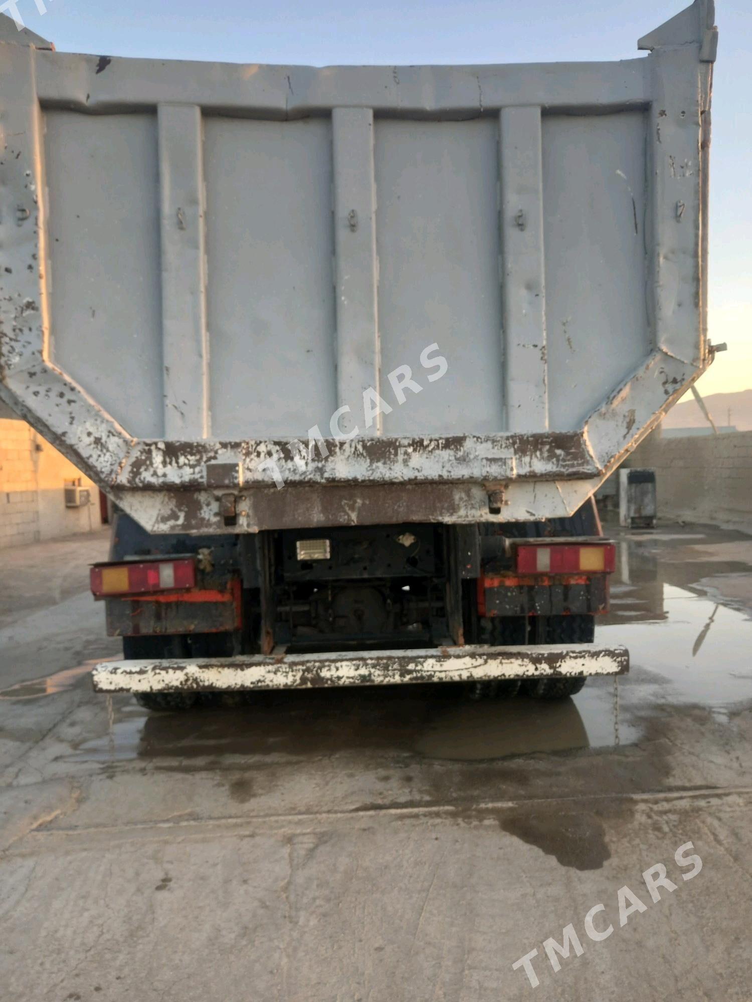 Howo Sinotruk 2011 - 240 000 TMT - Бузмеин - img 2