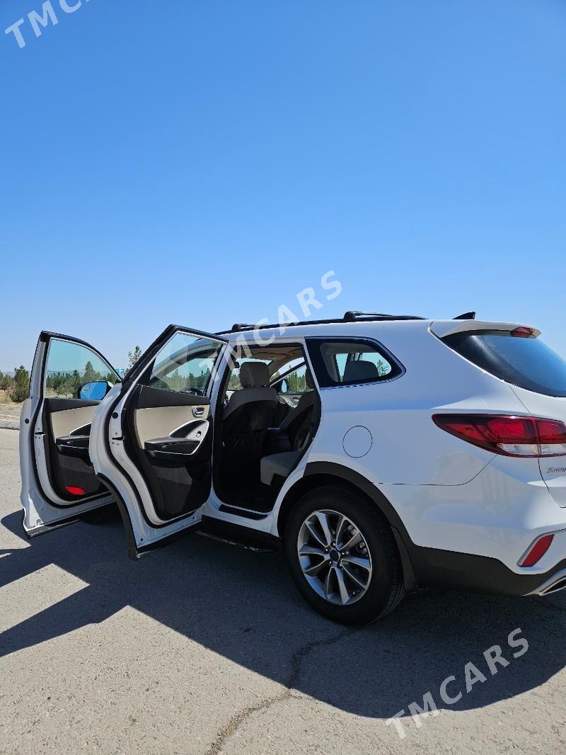 Hyundai Santa Fe 2018 - 310 000 TMT - Türkmenbaşy - img 2