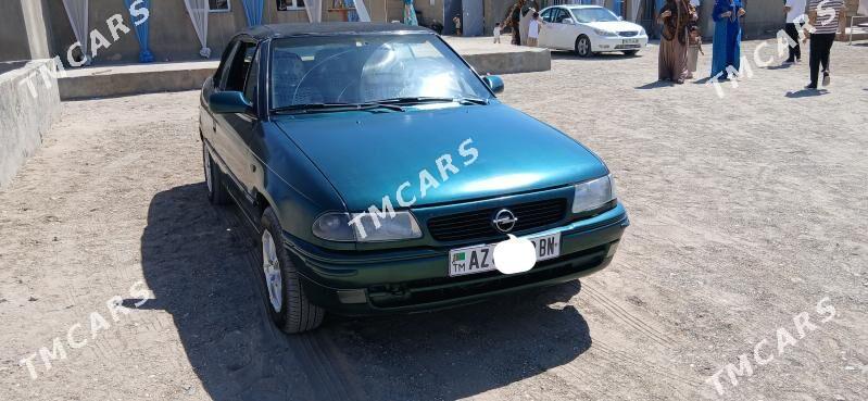 Opel Astra 1996 - 37 000 TMT - Гумдаг - img 4