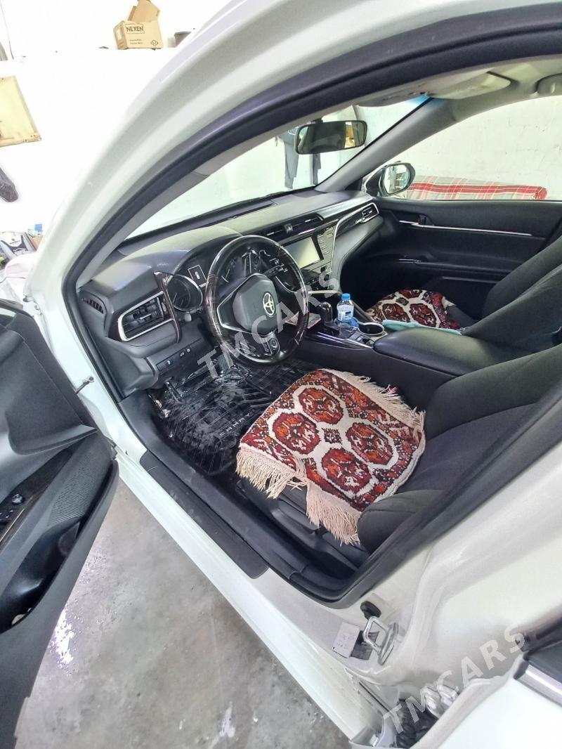 Toyota Camry 2018 - 245 000 TMT - Бедев - img 4