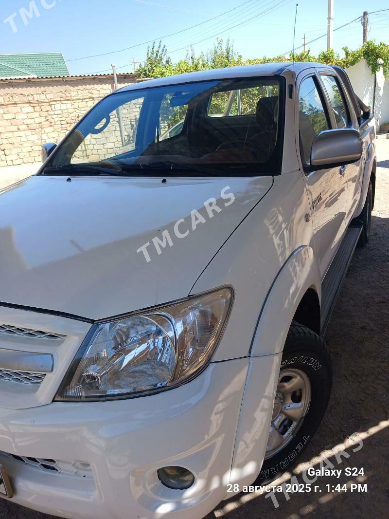Toyota Hilux 2009 - 235 000 TMT - Türkmenbaşy - img 4