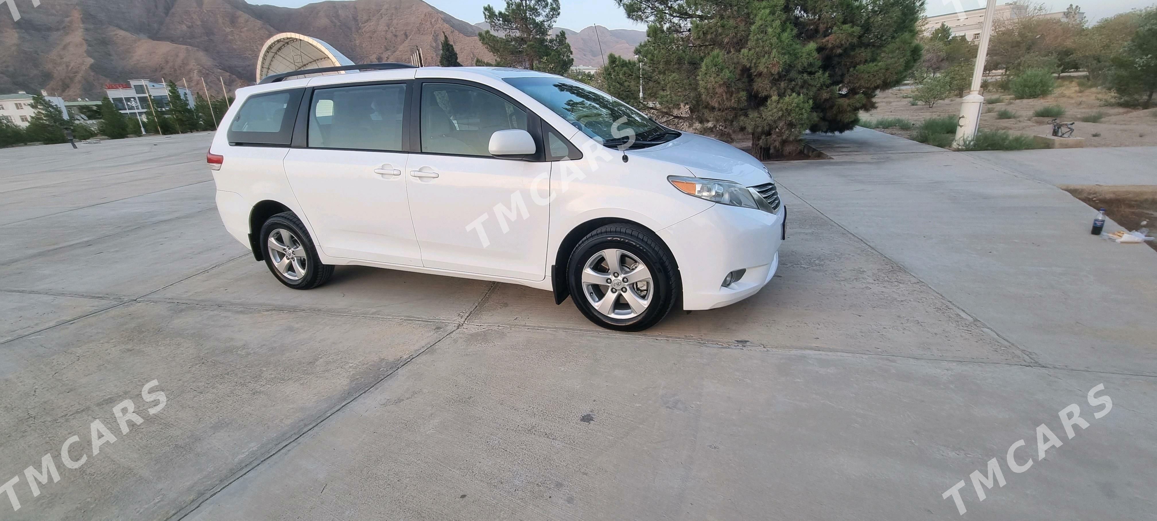 Toyota Sienna 2011 - 300 000 TMT - Balkanabat - img 6