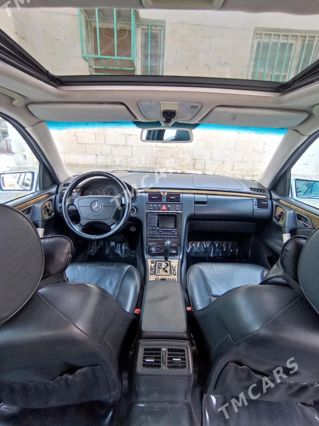 Mercedes-Benz E320 1999 - 127 000 TMT - Türkmenbaşy - img 4