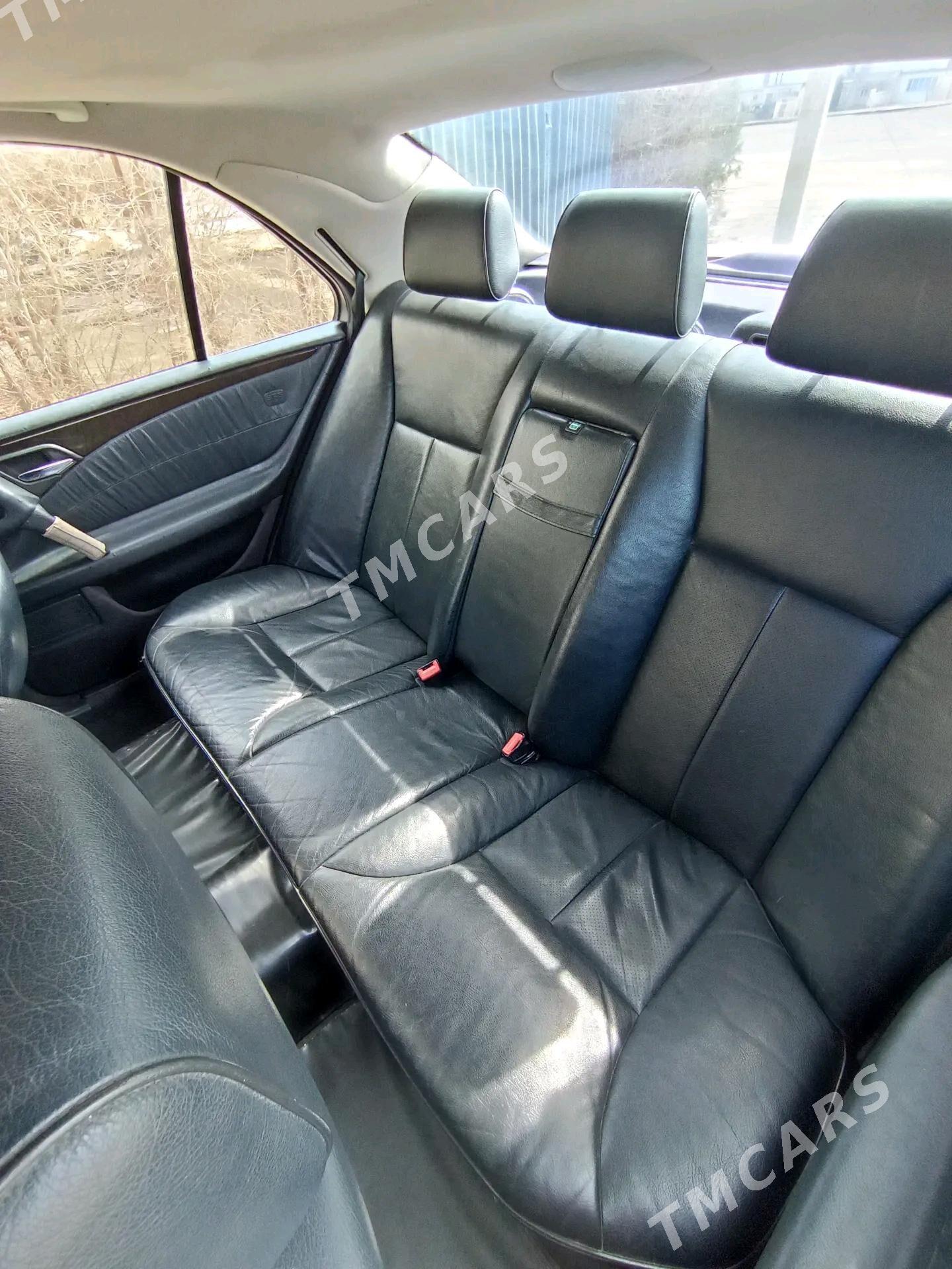 Mercedes-Benz C320 1999 - 125 000 TMT - Туркменбаши - img 2
