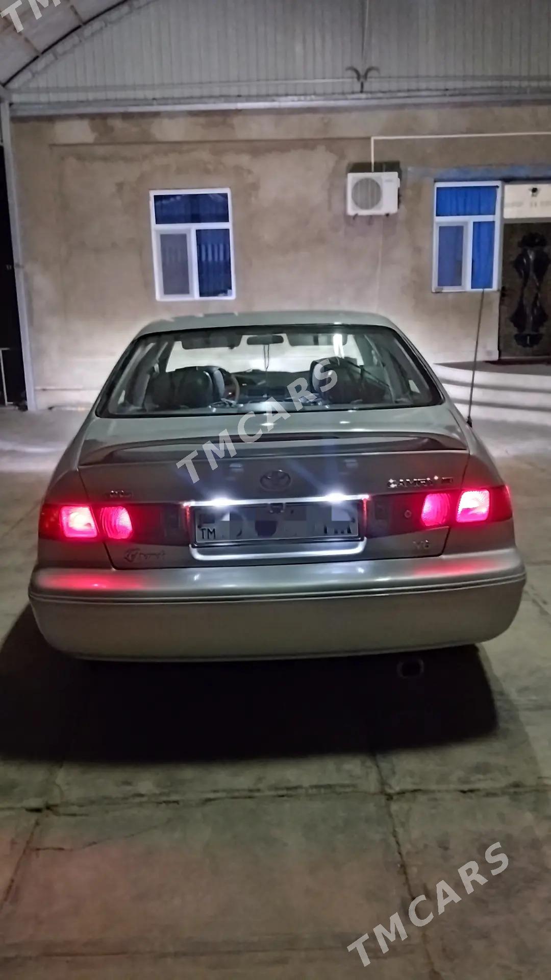 Toyota Camry 2000 - 150 000 TMT - Байрамали - img 2