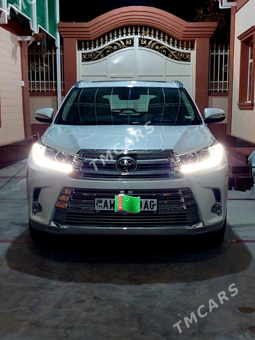 Toyota Highlander 2018 - 670 000 TMT - Бузмеин - img 2