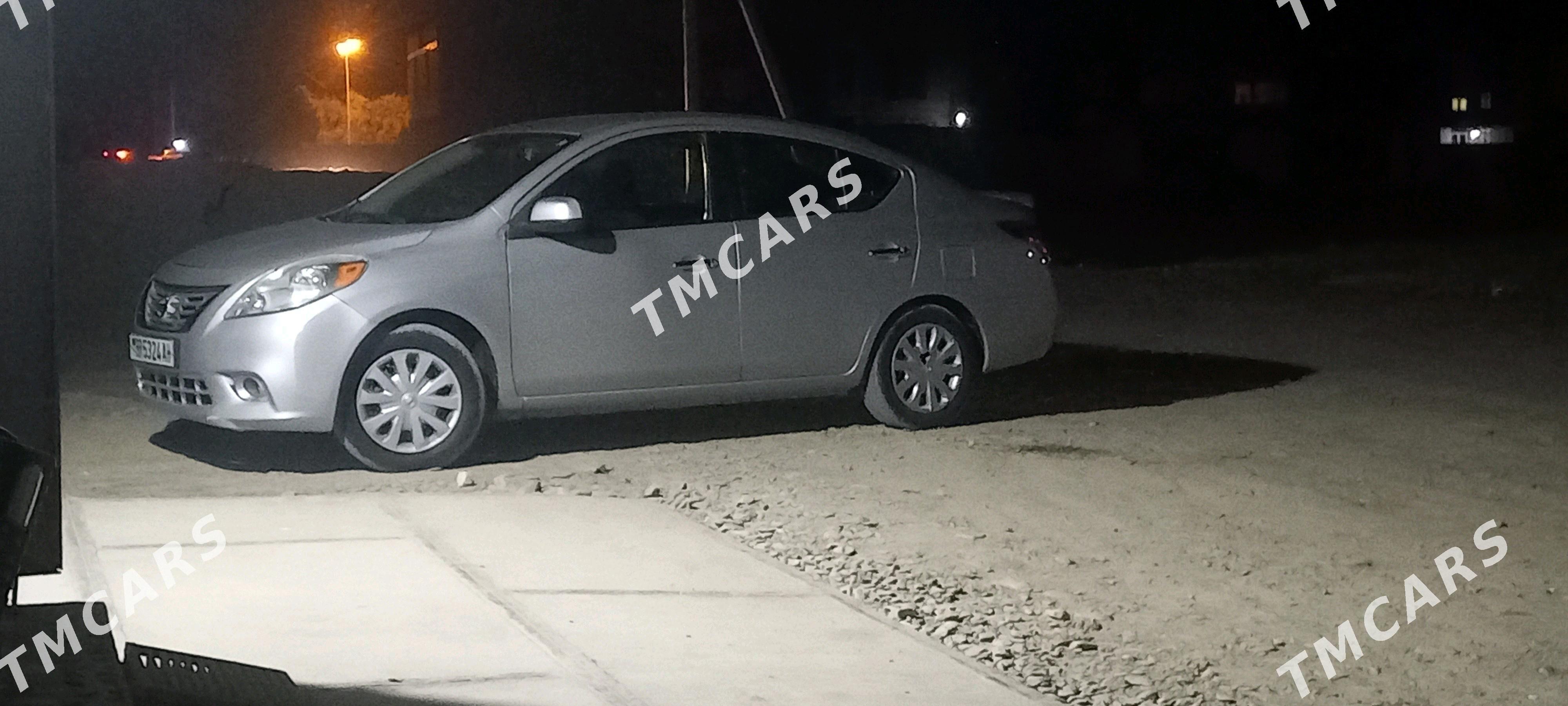 Nissan Versa 2013 - 120 000 TMT - Бабадайхан - img 3