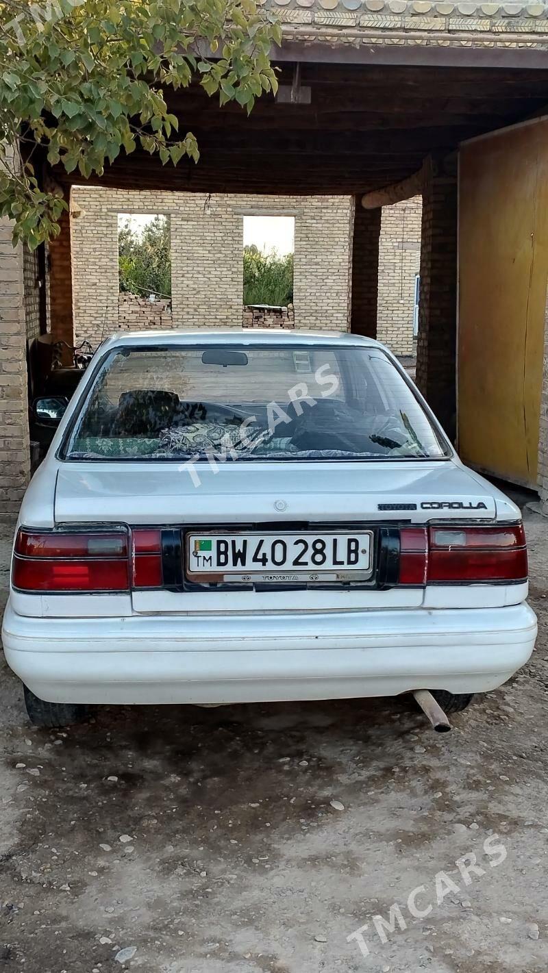 Toyota Corolla 1992 - 50 000 TMT - Çärjew - img 3