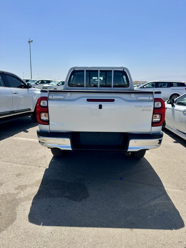Toyota Hilux 2025 - 687 000 TMT - Aşgabat - img 7