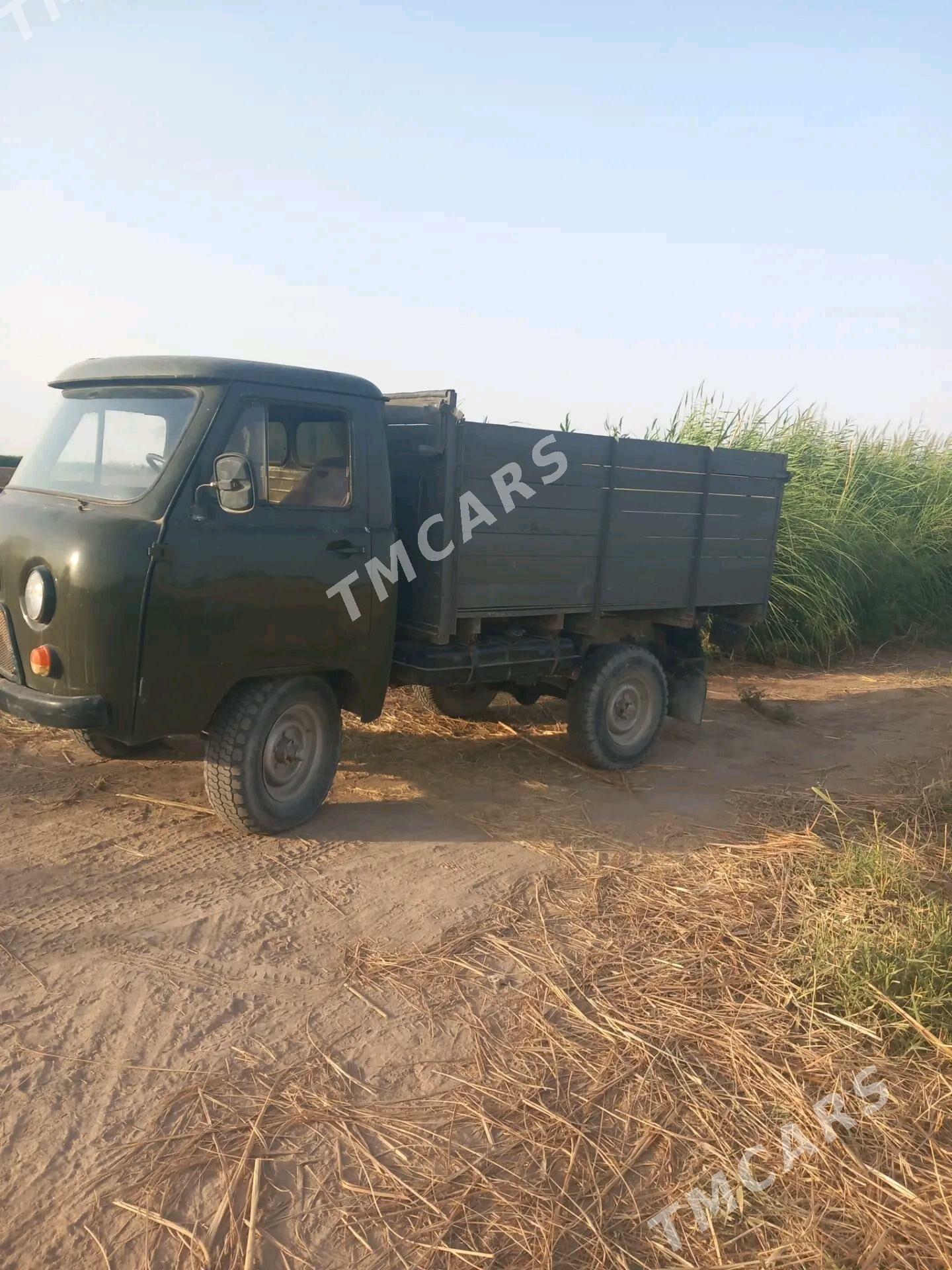UAZ 469 1980 - 30 000 TMT - Сейди - img 3
