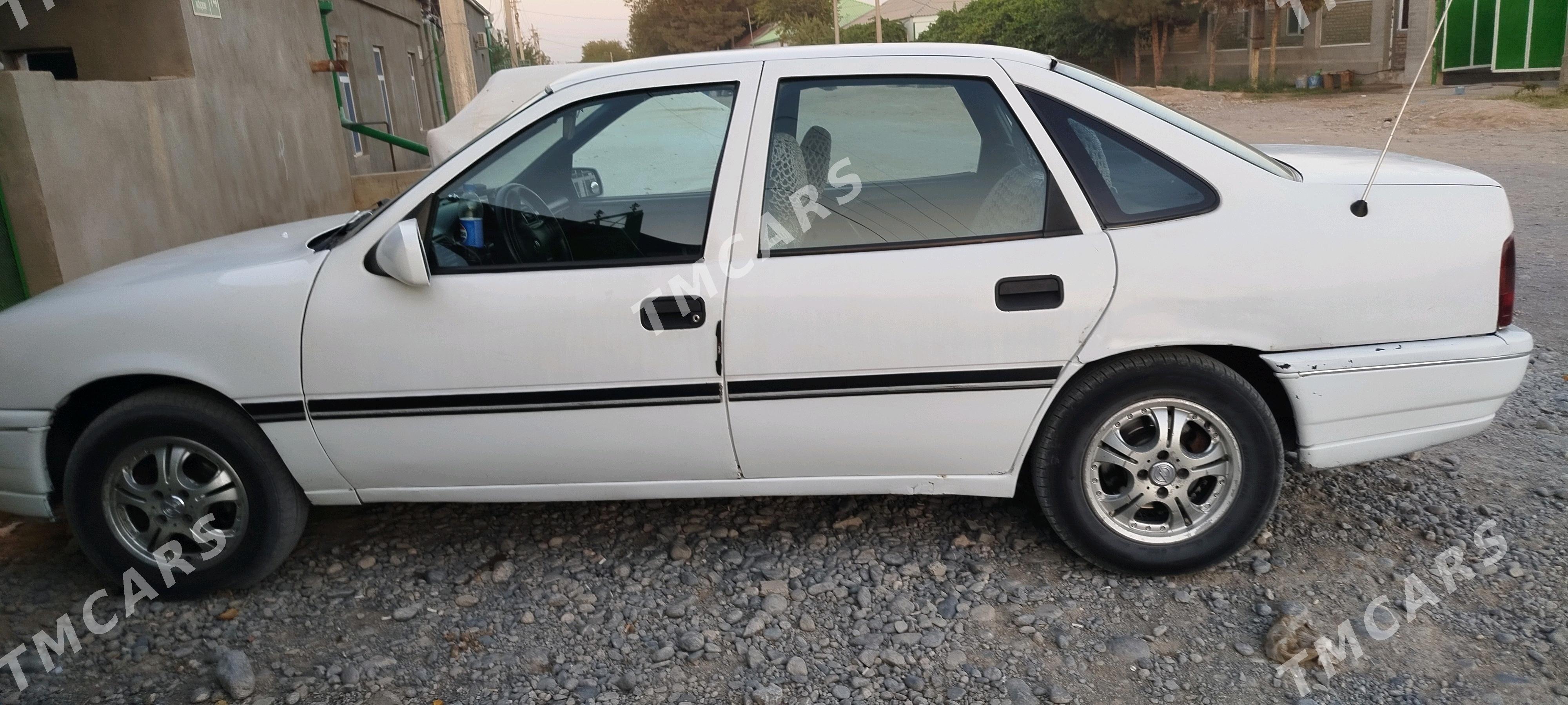 Opel Vectra 1992 - 35 000 TMT - Анев - img 2
