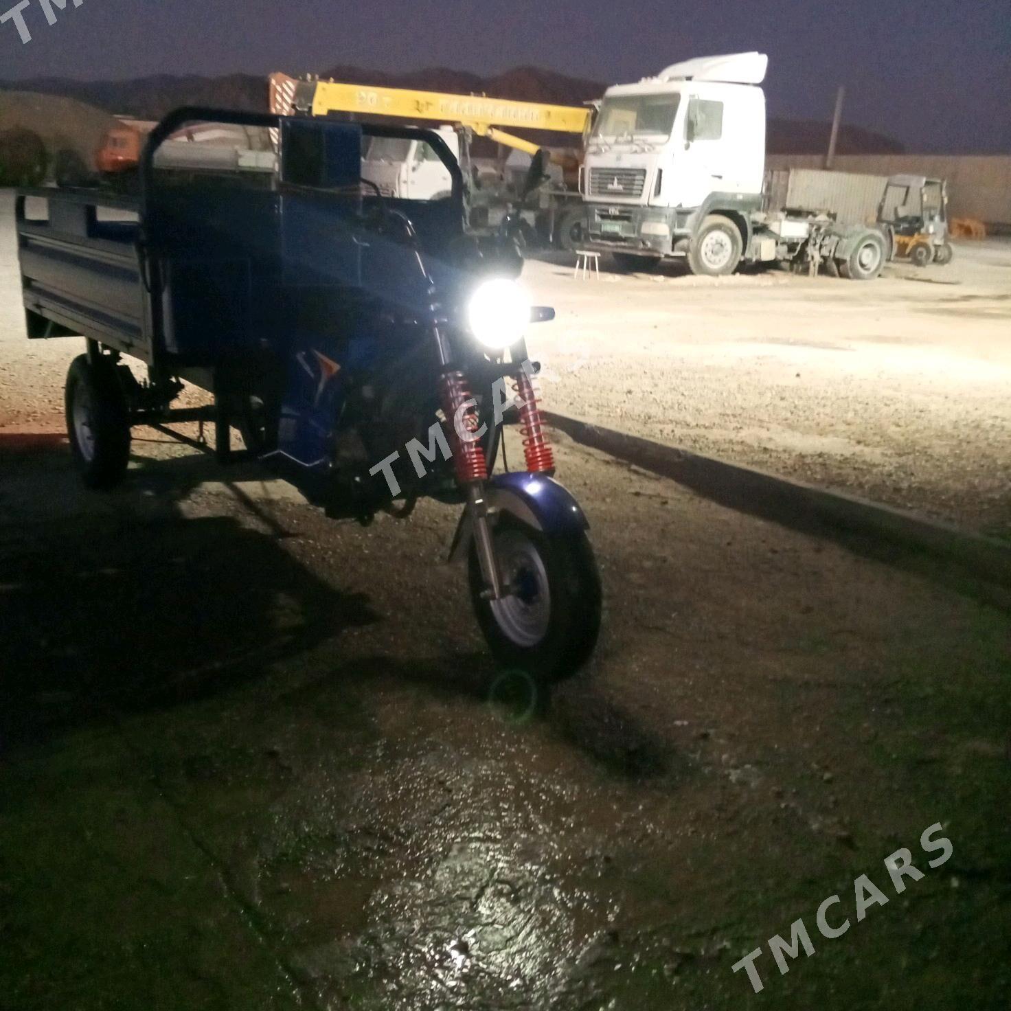 Ural 5557 2015 - 22 000 TMT - Balkanabat - img 6