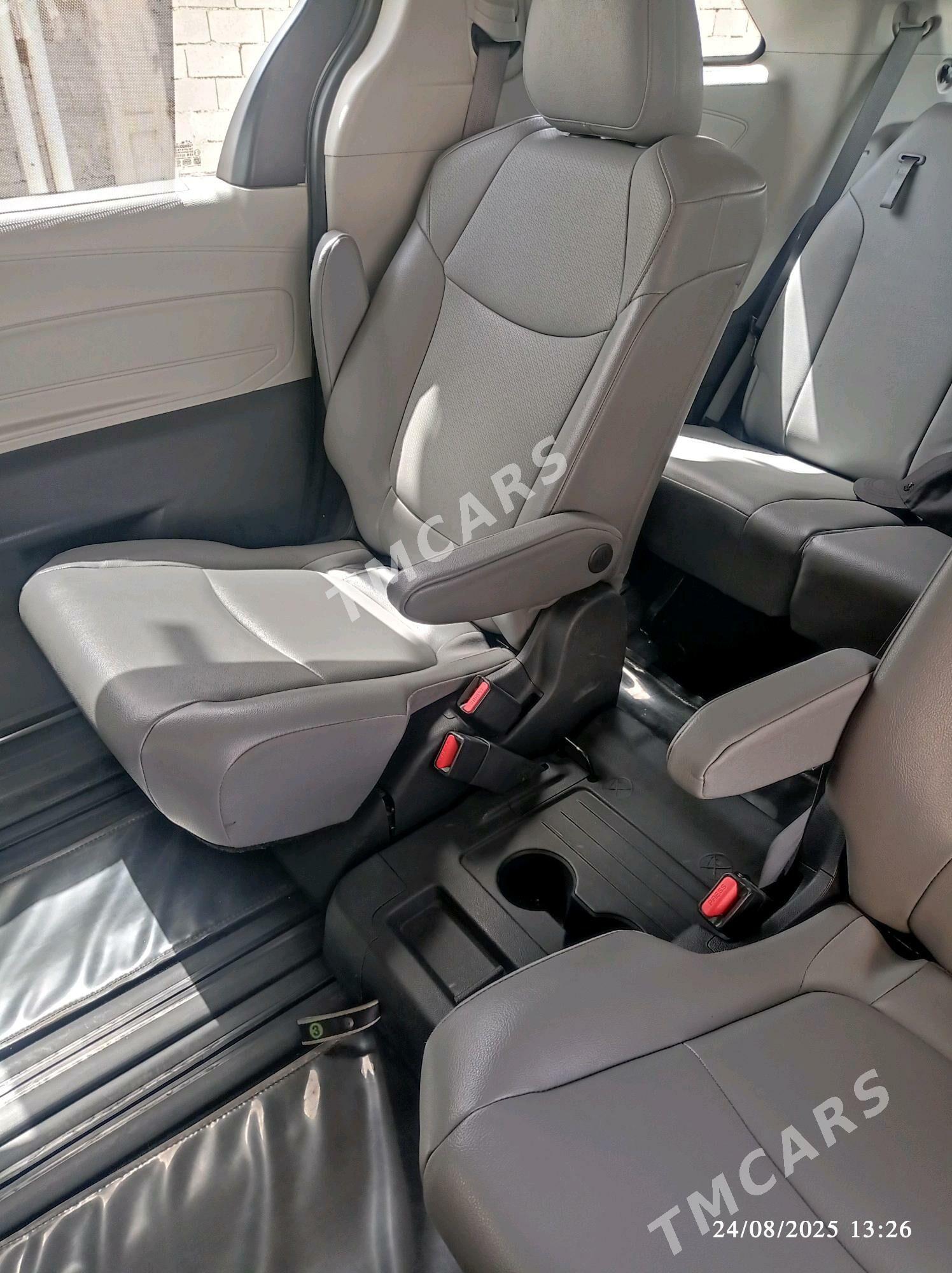 Toyota Sienna 2022 - 540 000 TMT - Чоганлы - img 3