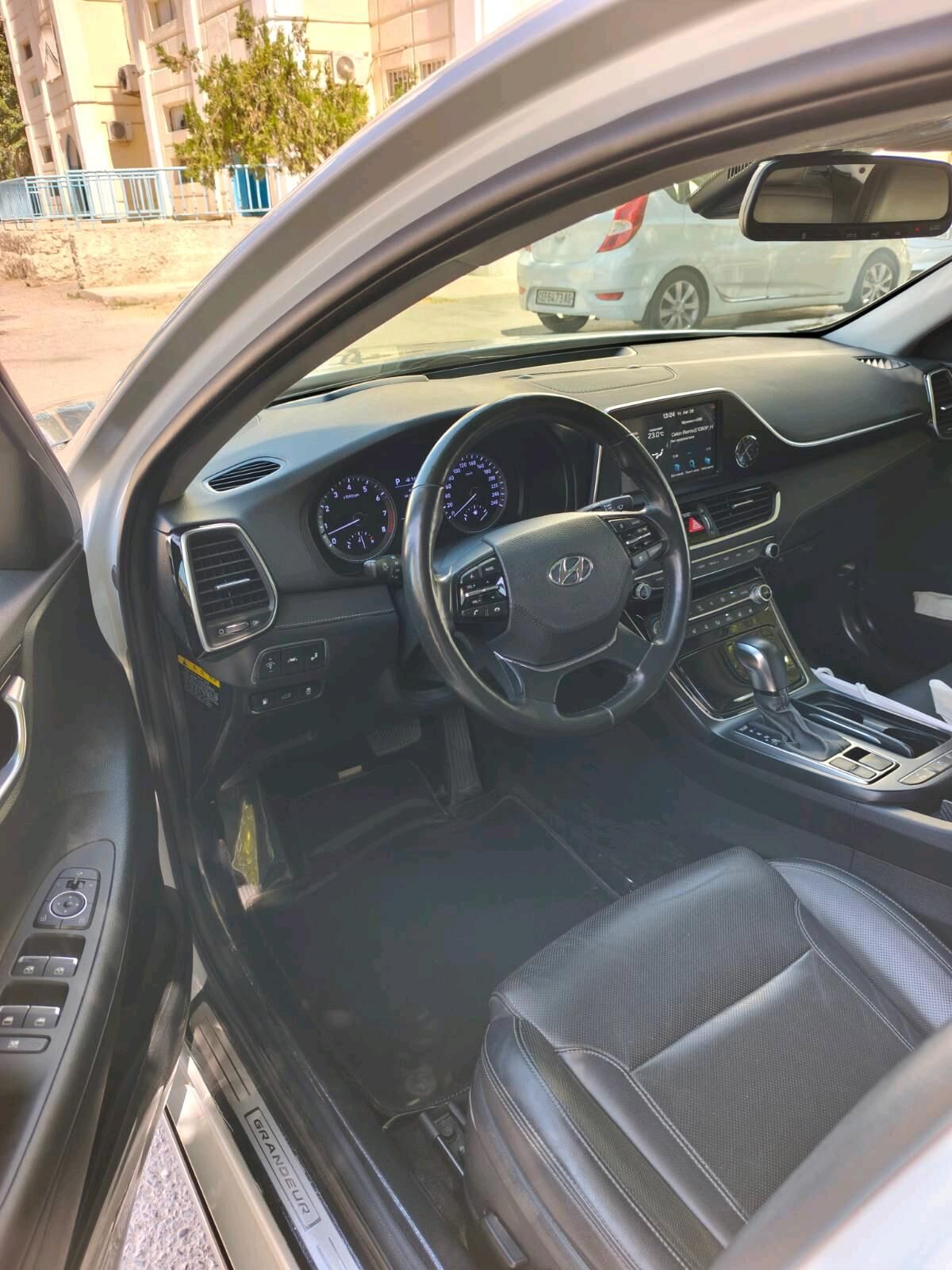 Hyundai Grandeur 2019 - 359 000 TMT - Aşgabat - img 8