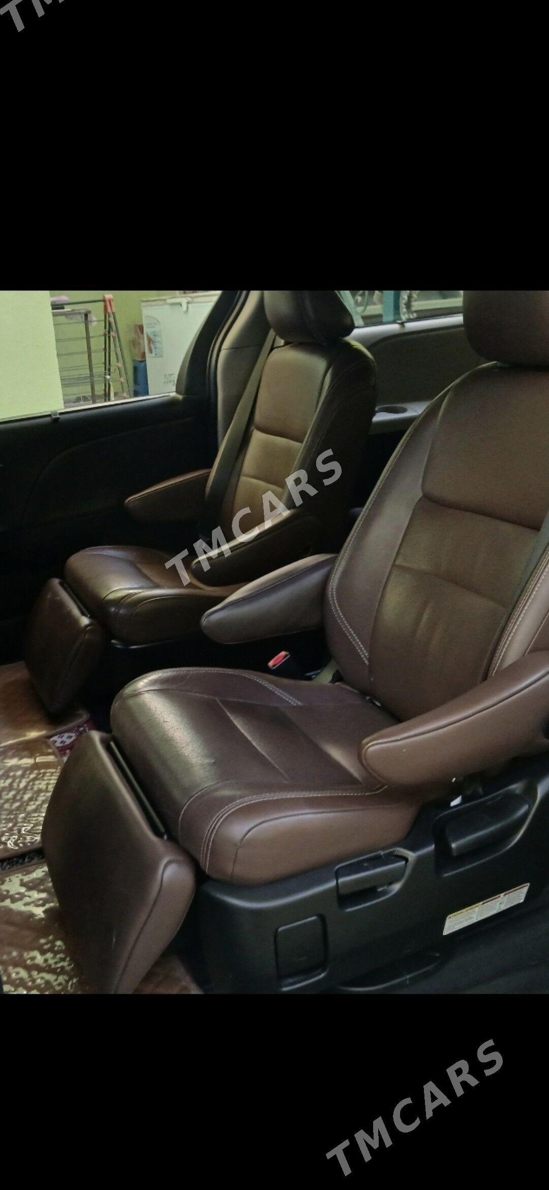 Toyota Sienna 2020 - 645 000 TMT - Ашхабад - img 3