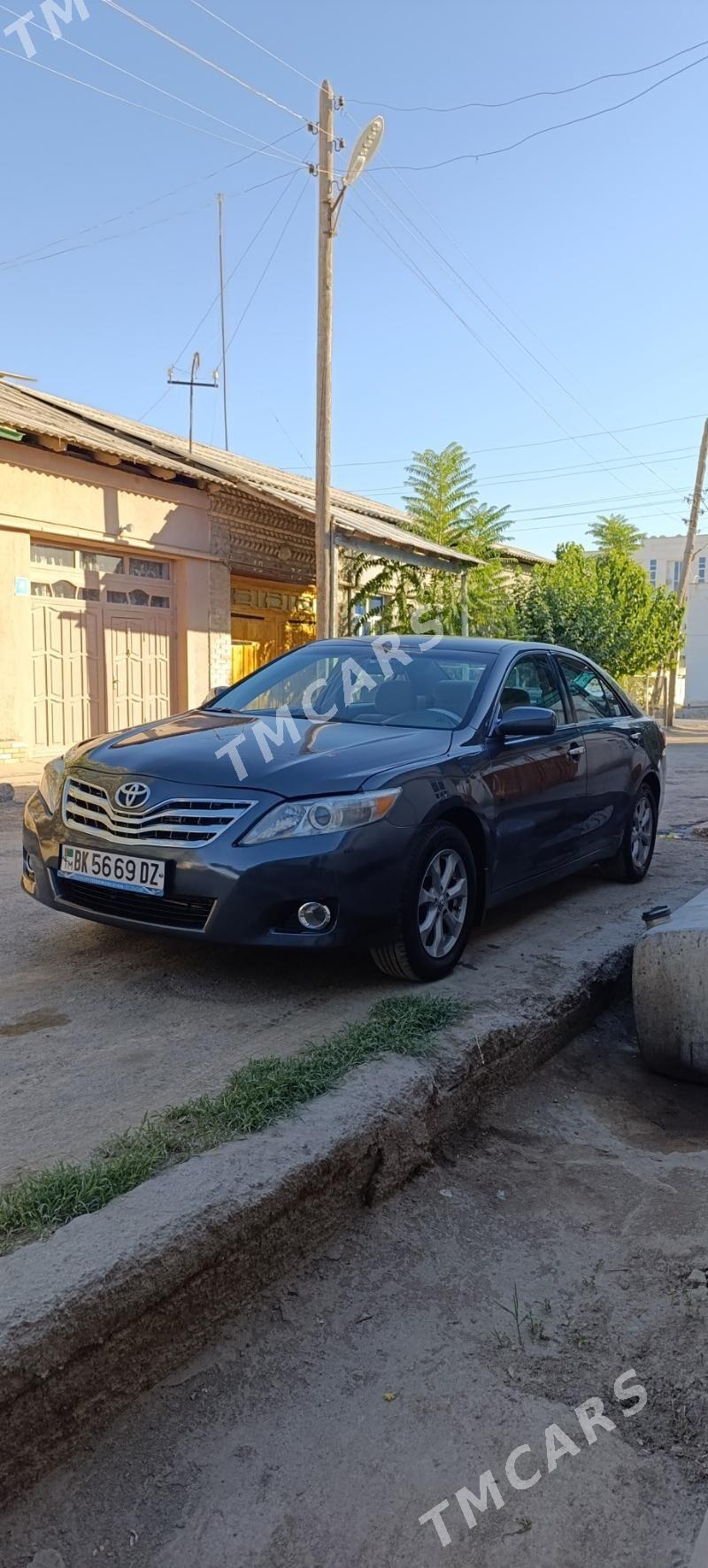 Toyota Camry 2010 - 180 000 TMT - Дашогуз - img 4