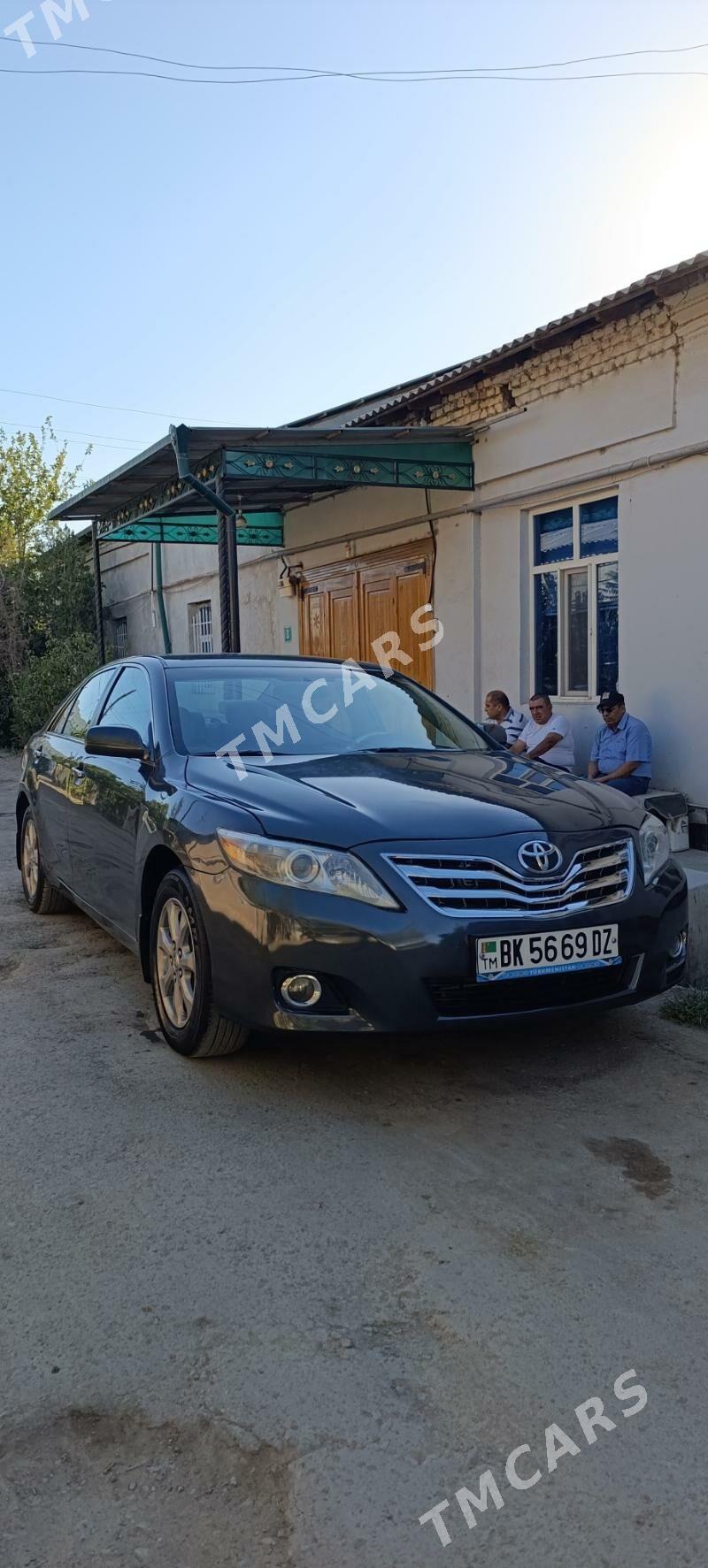 Toyota Camry 2010 - 180 000 TMT - Дашогуз - img 2