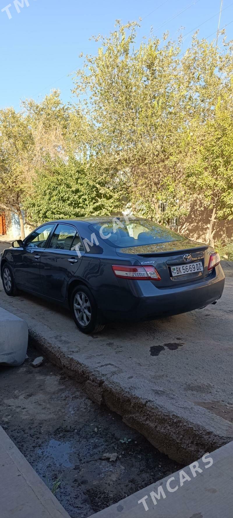 Toyota Camry 2010 - 180 000 TMT - Дашогуз - img 3