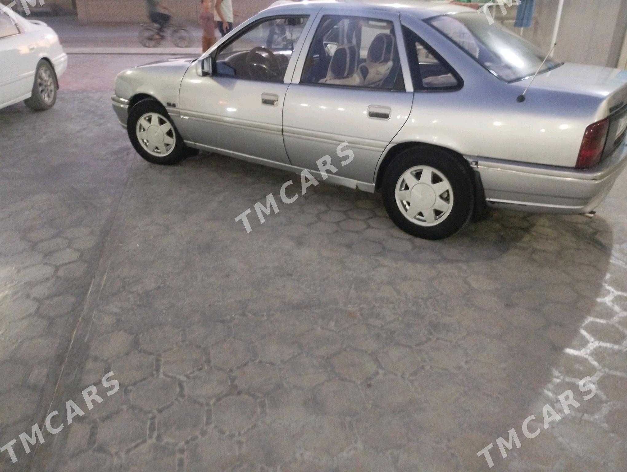 Opel Vectra 1990 - 30 000 TMT - Mary - img 5