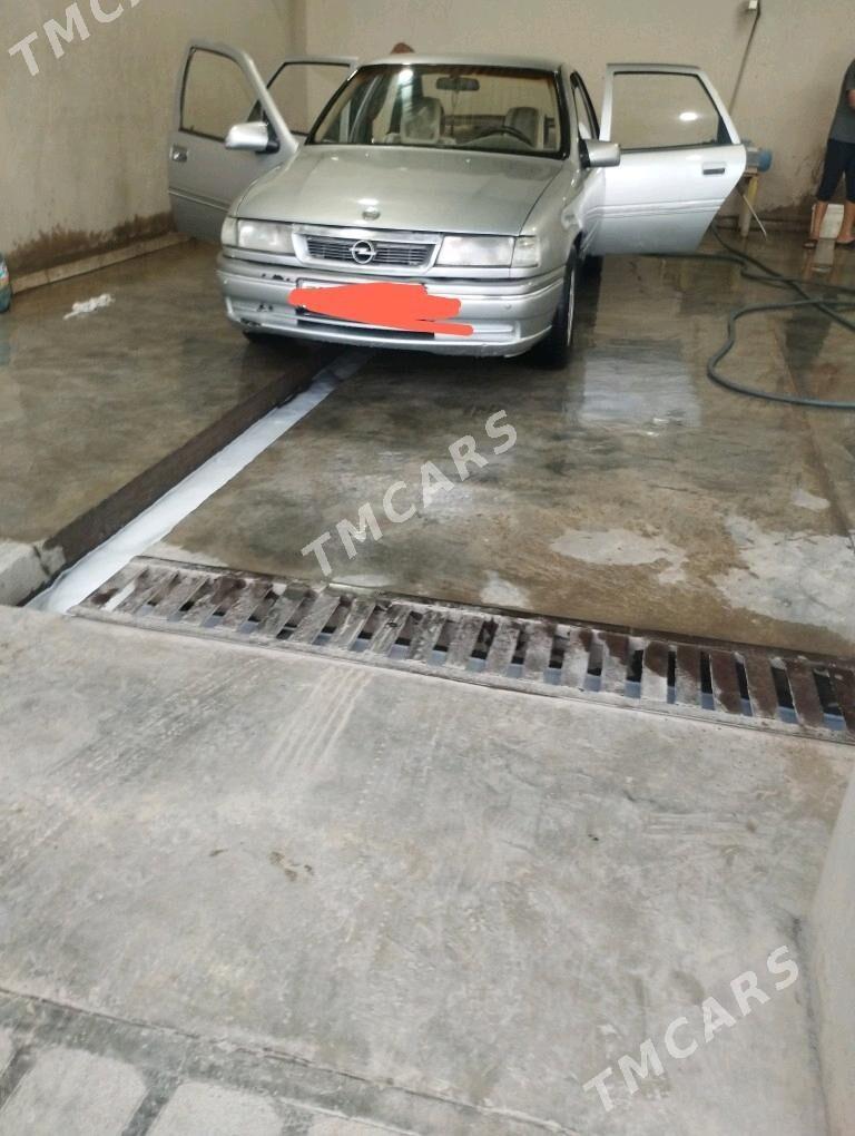 Opel Vectra 1990 - 30 000 TMT - Mary - img 2