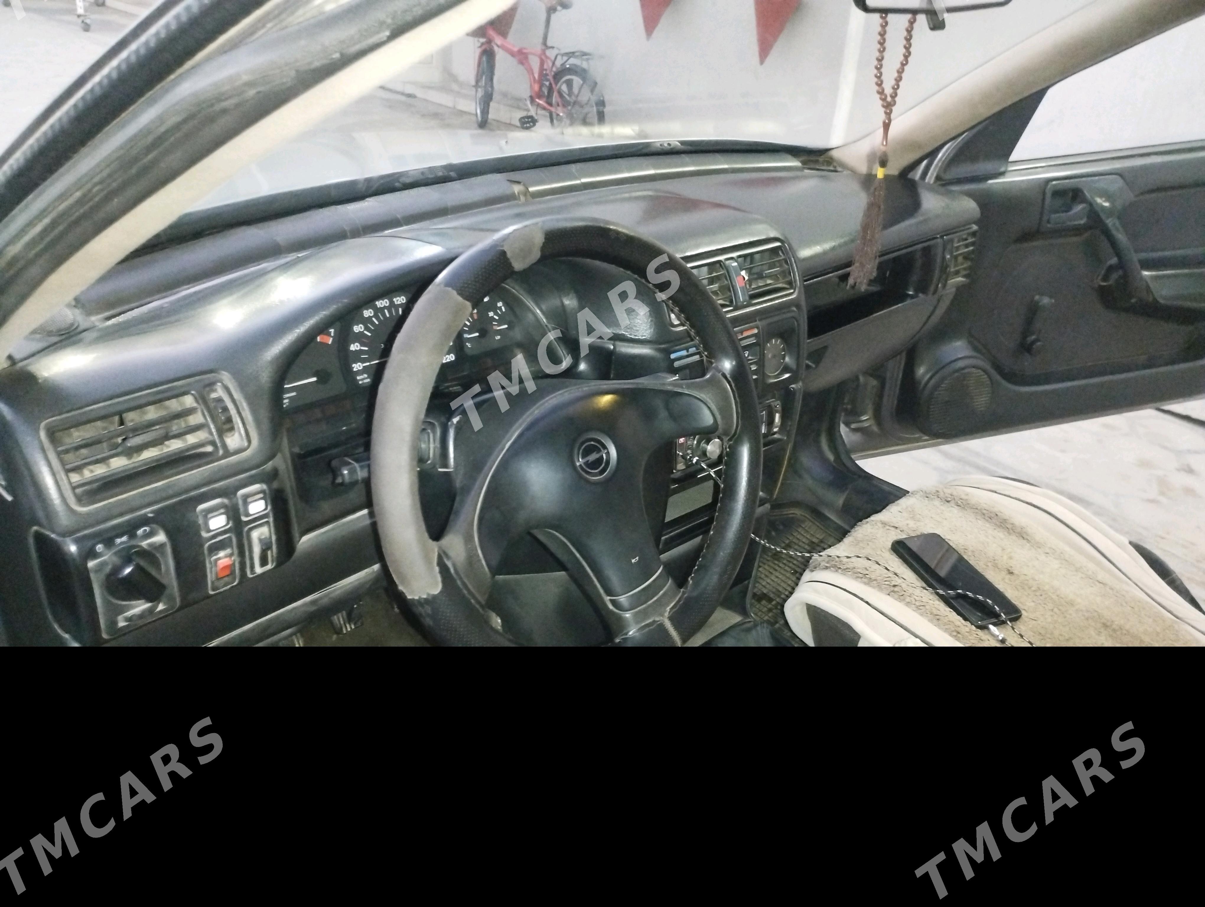 Opel Vectra 1990 - 30 000 TMT - Mary - img 6