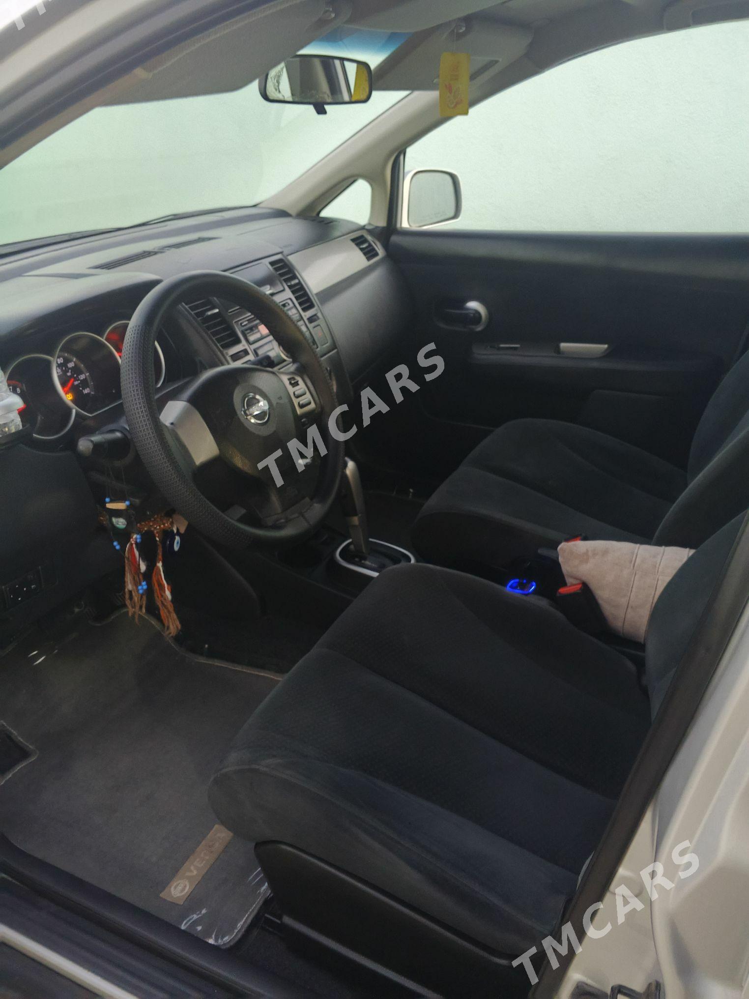 Nissan Versa 2010 - 135 000 TMT - Бузмеин - img 3