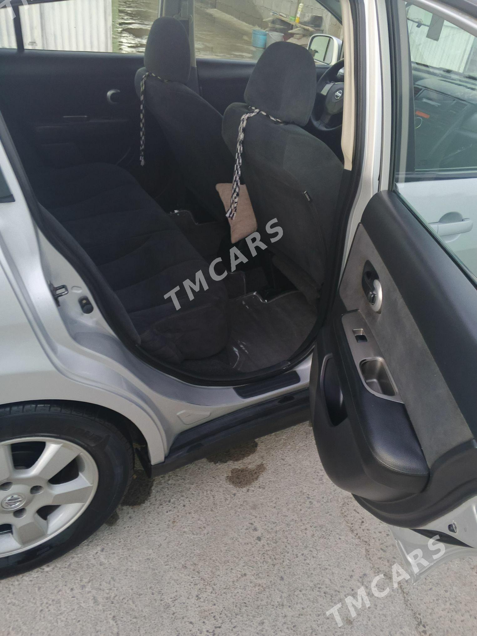Nissan Versa 2010 - 135 000 TMT - Бузмеин - img 7