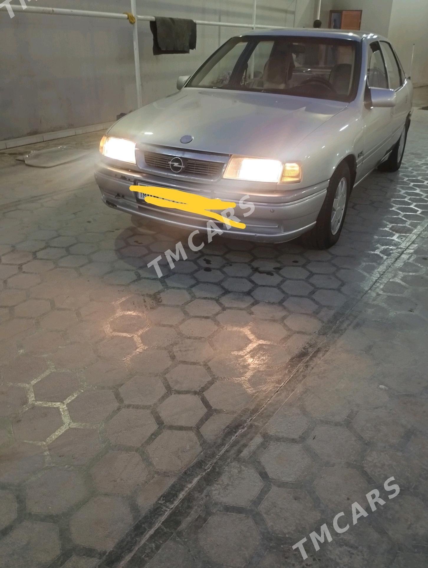 Opel Vectra 1990 - 30 000 TMT - Mary - img 7