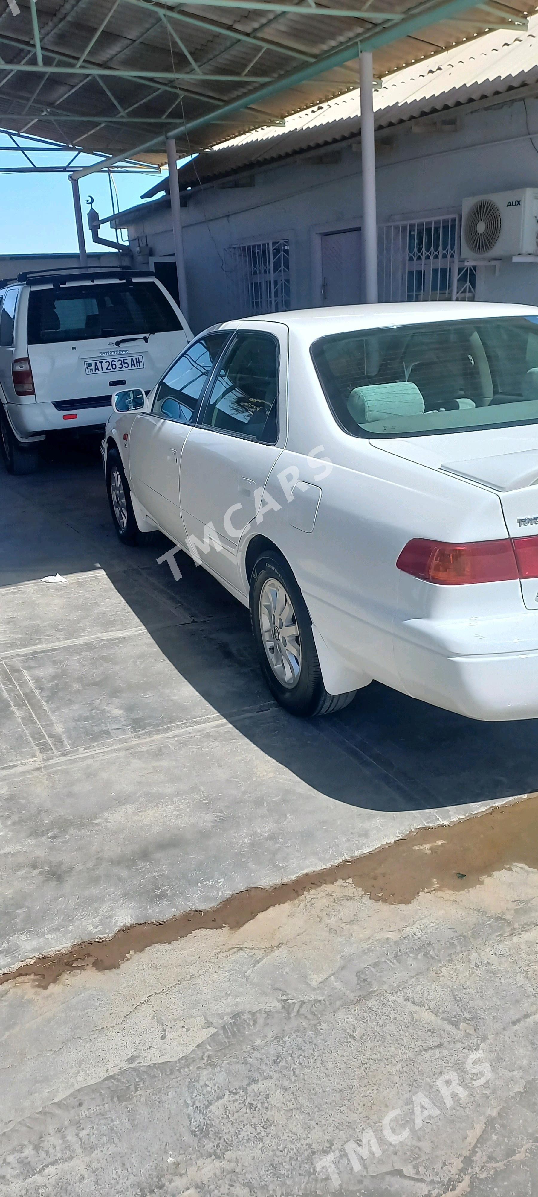 Toyota Camry 2000 - 172 000 TMT - 2 мкр - img 2