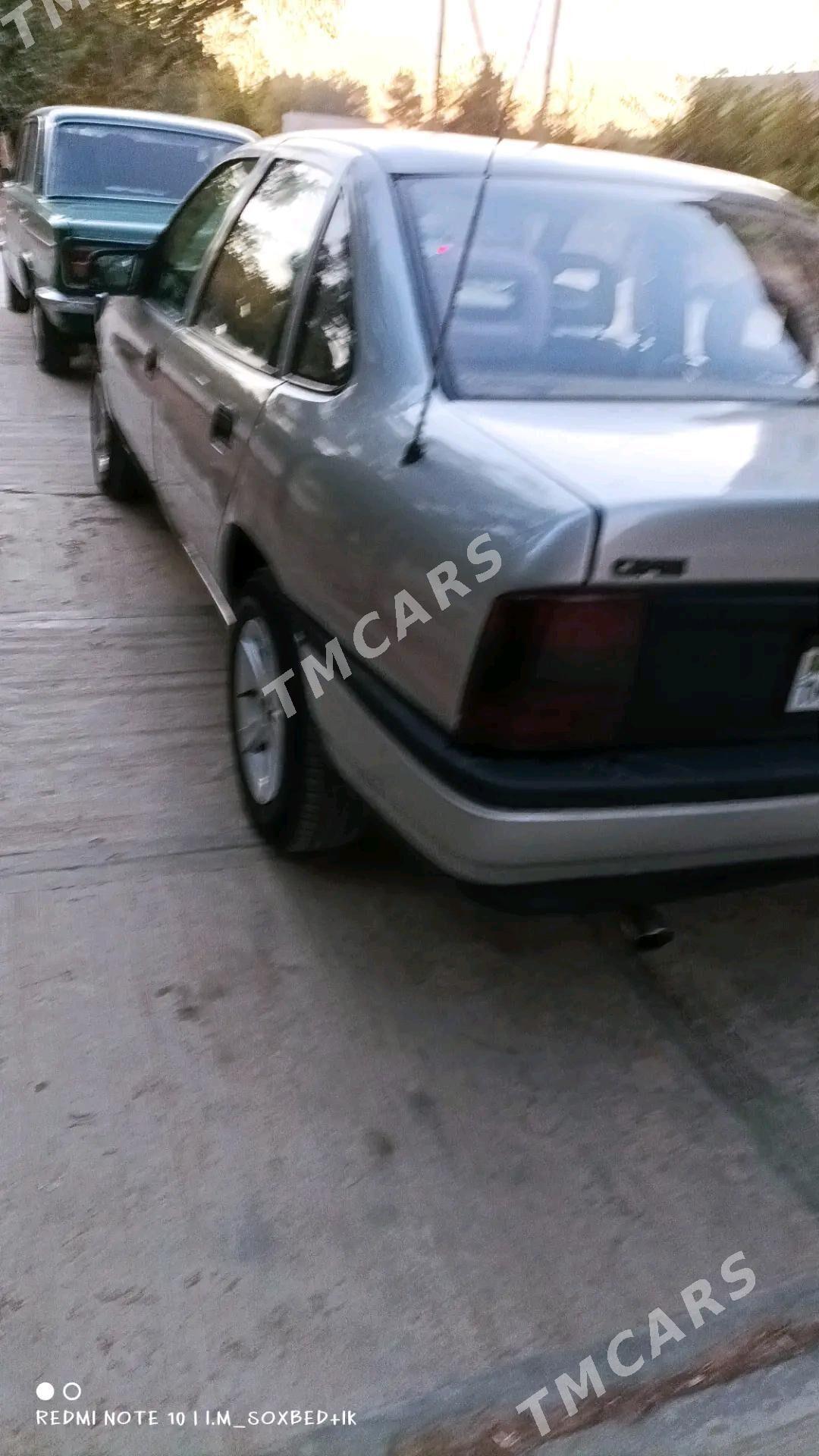 Opel Vectra 1989 - 28 000 TMT - Мургап - img 9