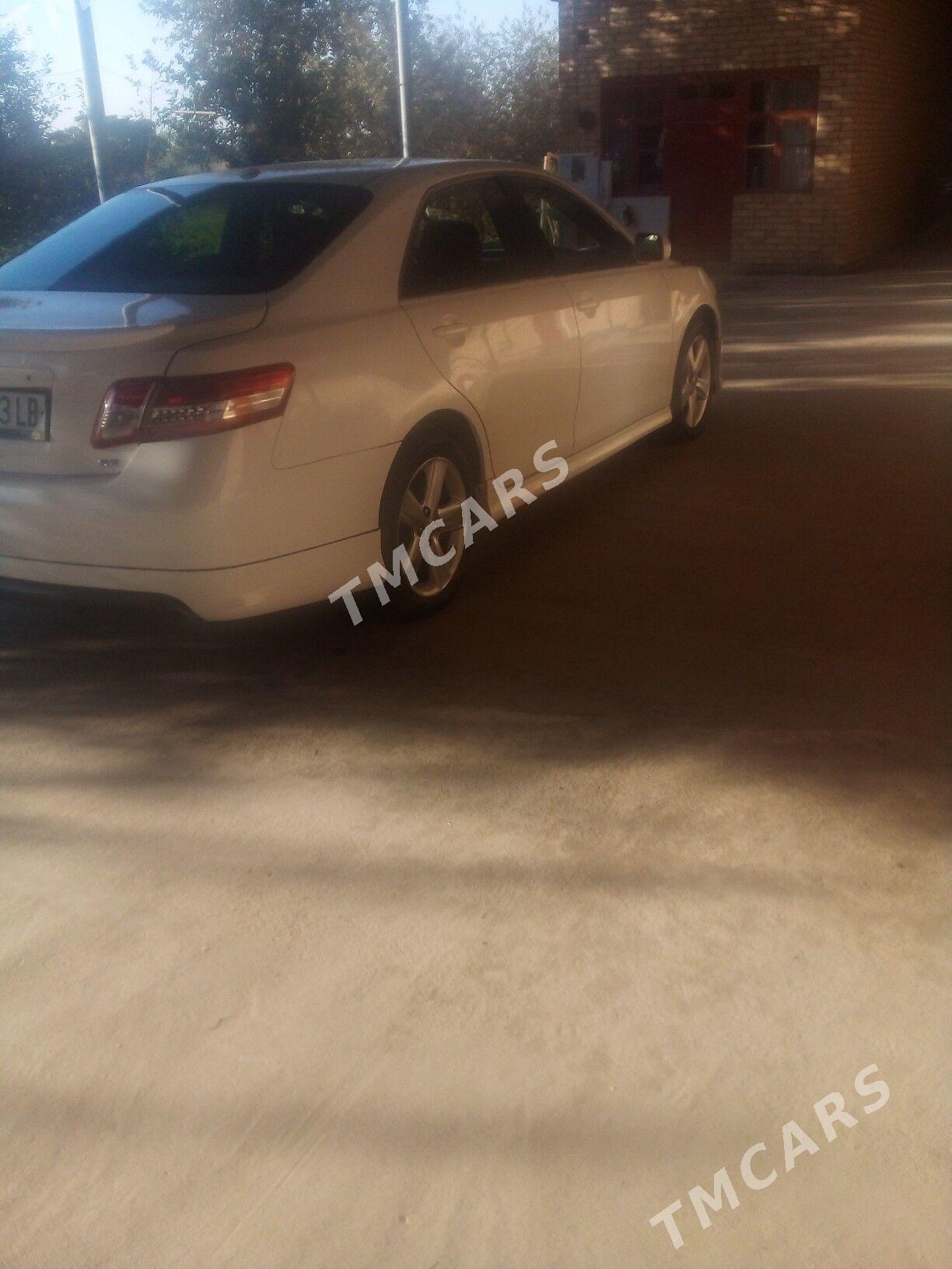 Toyota Camry 2010 - 185 000 TMT - Saýat - img 3