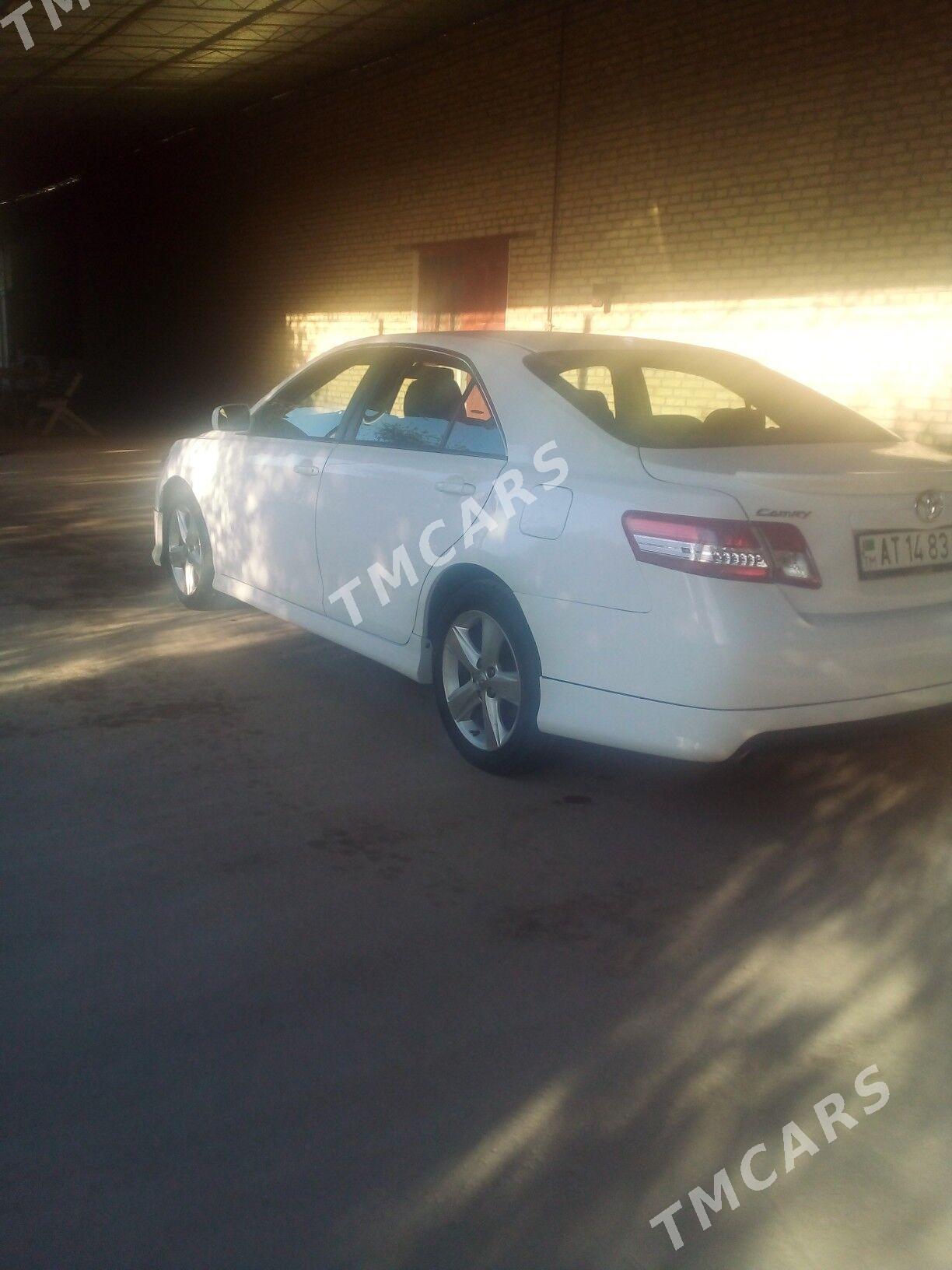 Toyota Camry 2010 - 185 000 TMT - Saýat - img 10
