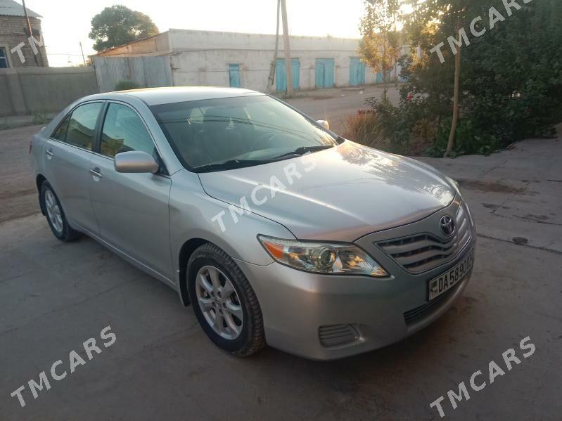 Toyota Camry 2011 - 220 000 TMT - Кёнеургенч - img 3